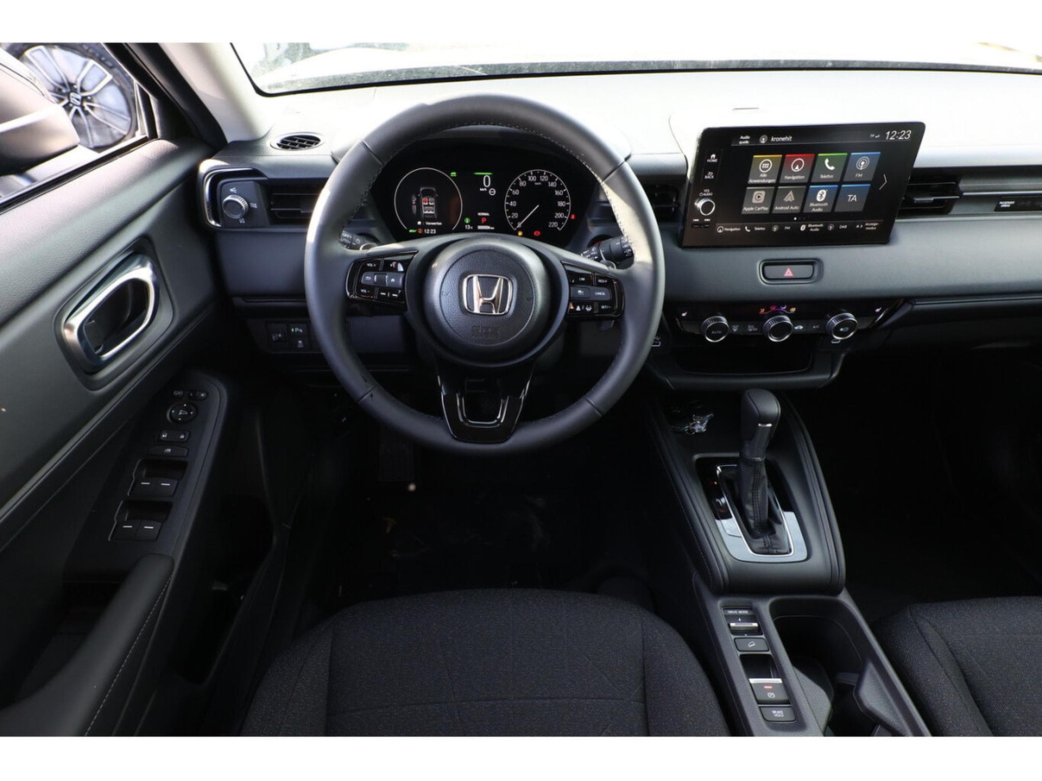 Honda HR-V 1.5 eHEV Auto 131 Elegance (2025) - Photo 9