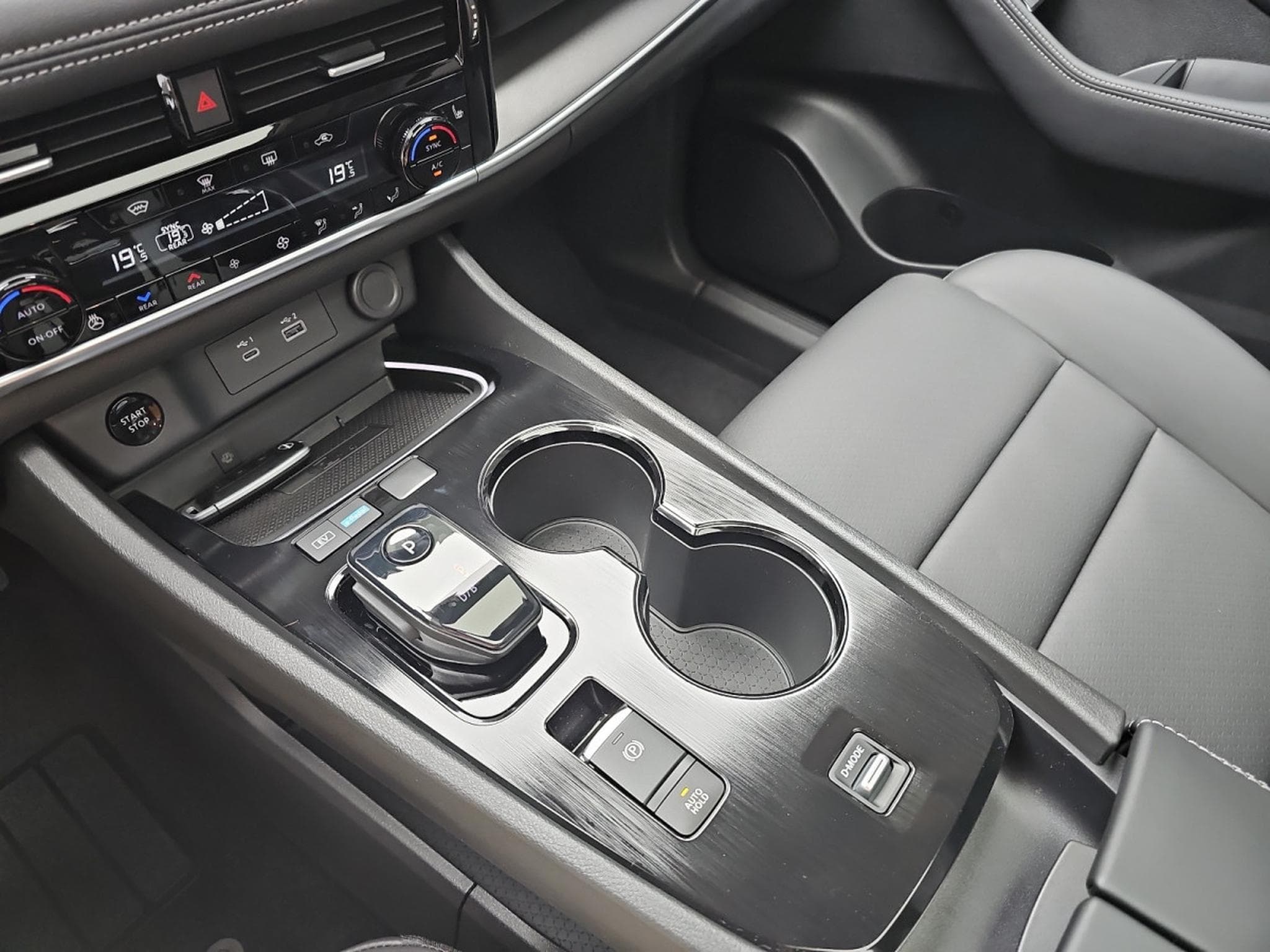 Nissan X-Trail 1.5 VC-T MHEV 163 AUTO N-Connecta (2026) - Photo 11