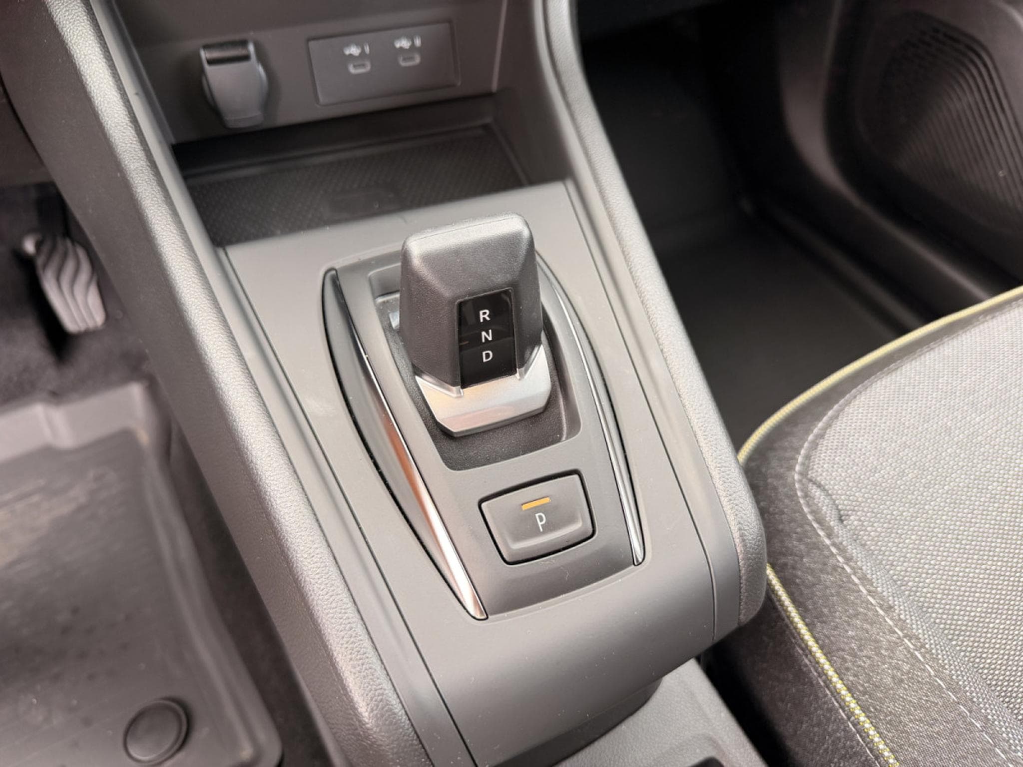 Renault Captur 1.3 Tce E-TECH 145 Hybrid Techno EDC (2026) - Photo 17