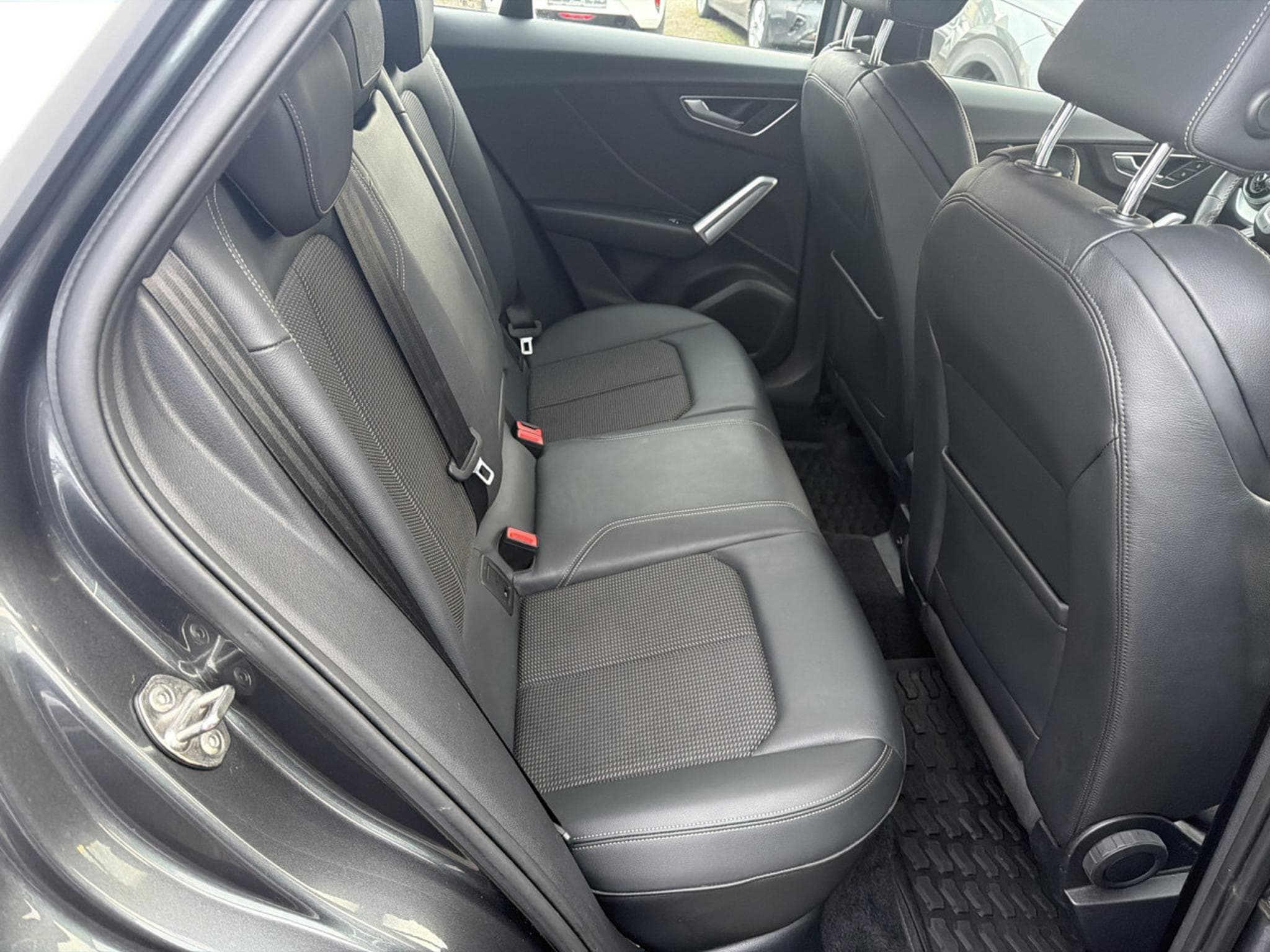 Audi Q2 35 TFSI S-LINE (2021) - Photo 10