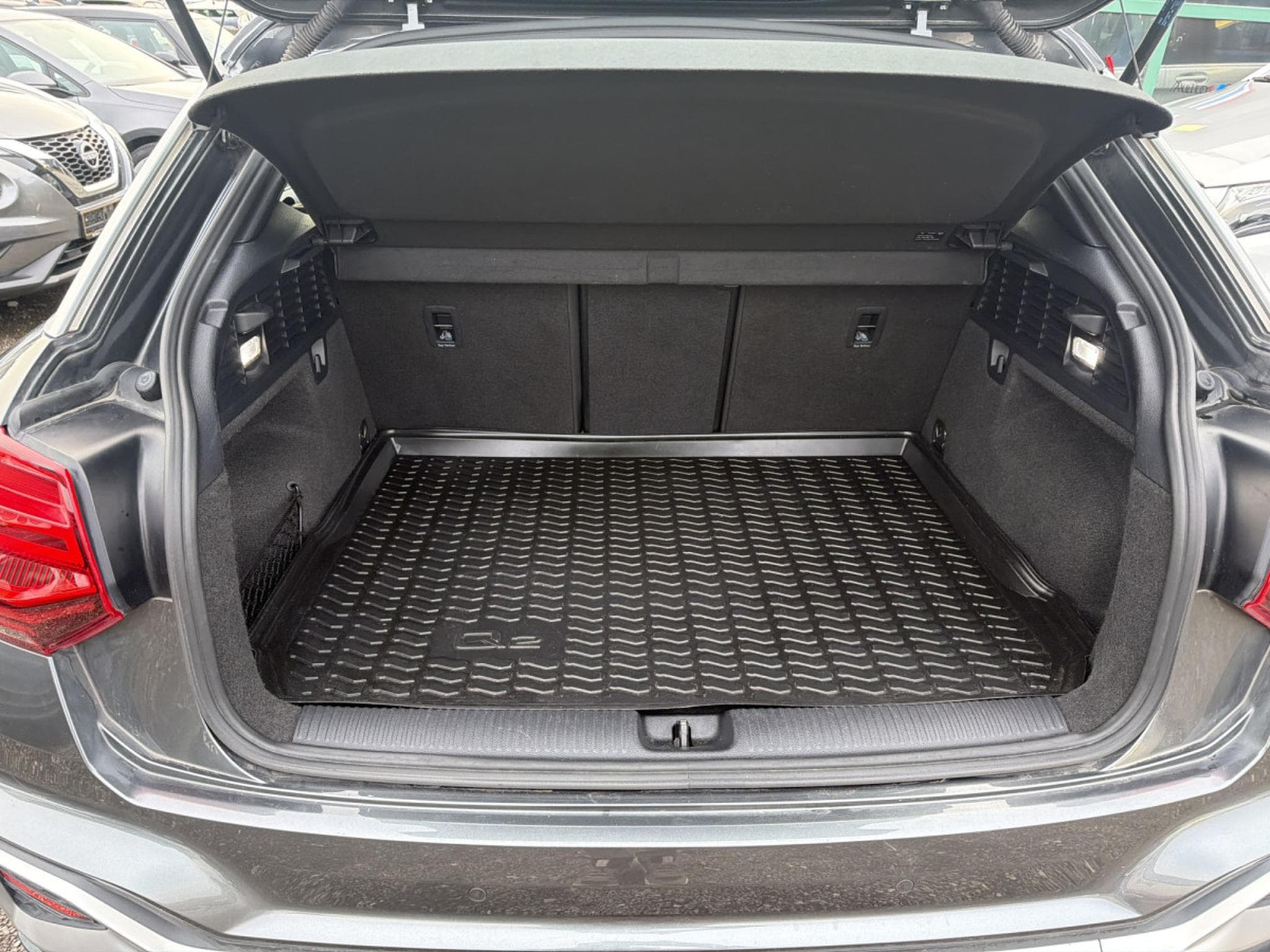 Audi Q2 35 TFSI S-LINE (2021) - Photo 9