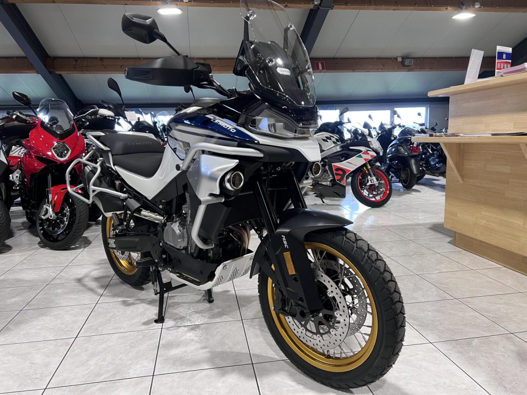 CF Moto MT EXPLORER GT E5 (2026) - Photo 7