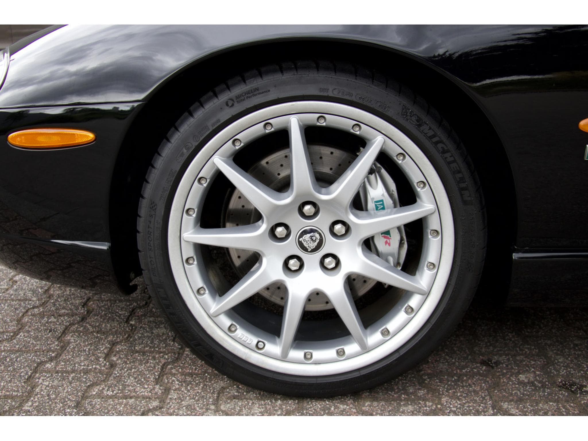 Jaguar XKR XKR Cabrio (2006) - Photo 11