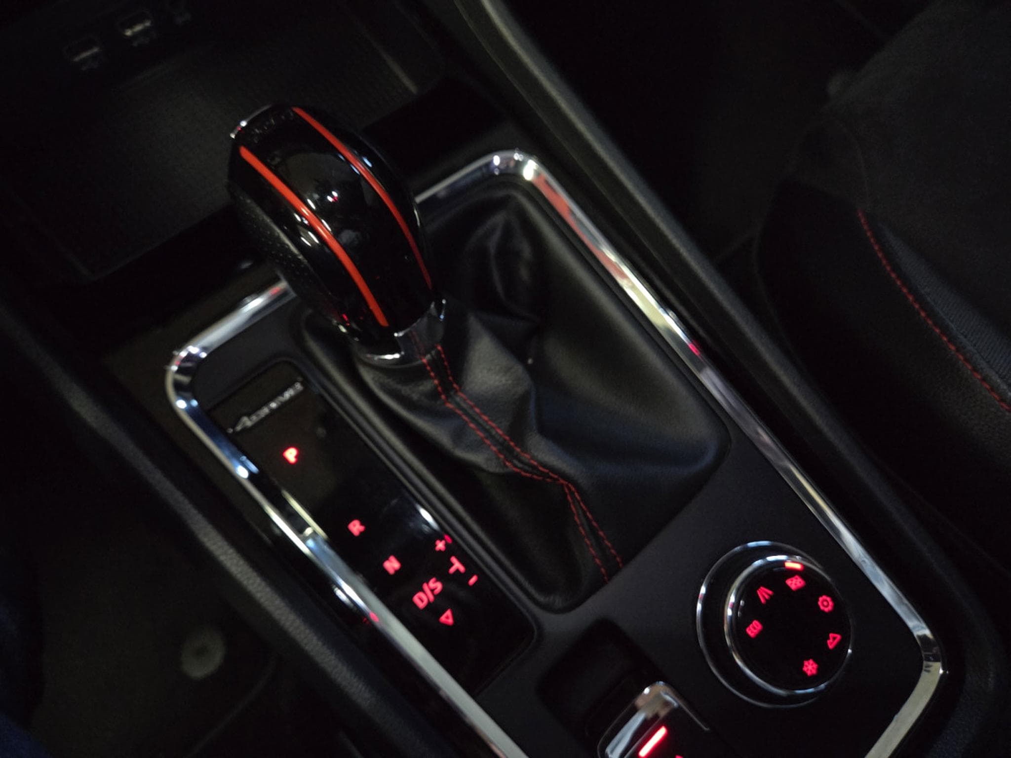 Seat Ateca FR TSI 190CV DSG7 4DRIVE (2018) - Photo 16