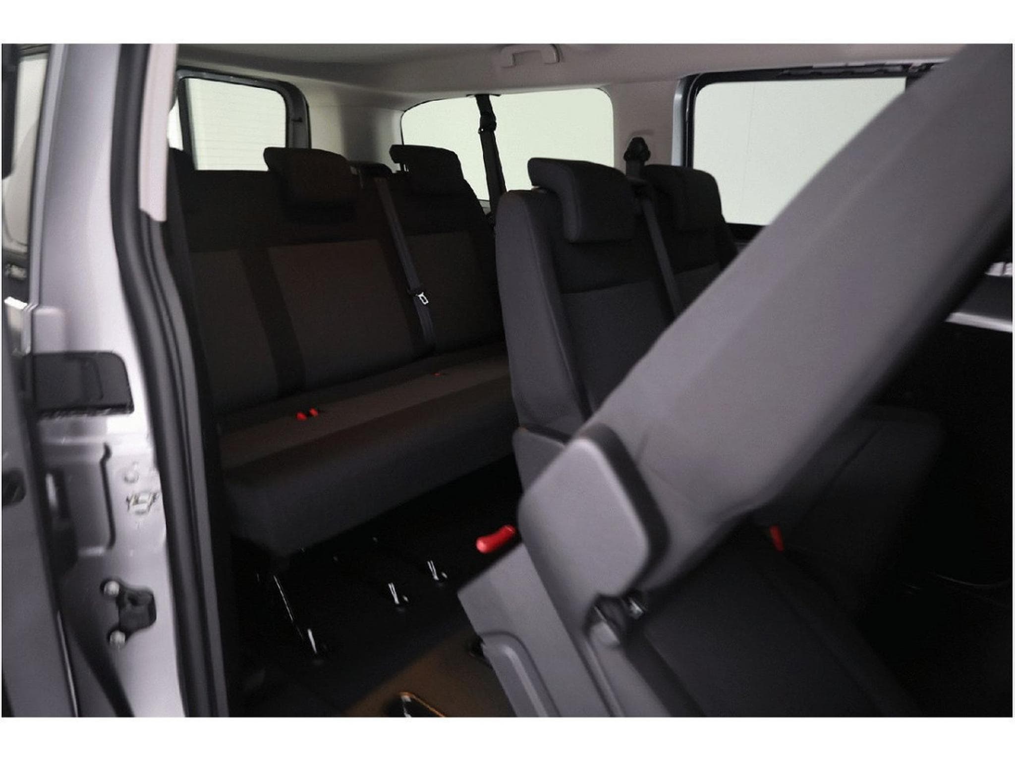 Opel Vivaro 2.0 BlueHDI 180 AT8 Kombi L2 (2025) - Photo 12