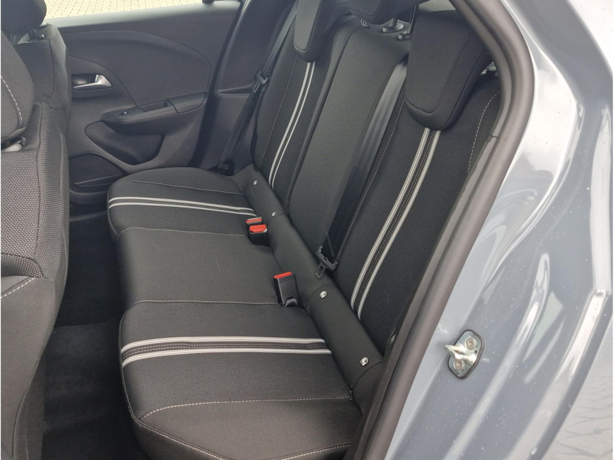 Opel Corsa 1.2 TURBO AT 101  GS (2025) - Photo 6