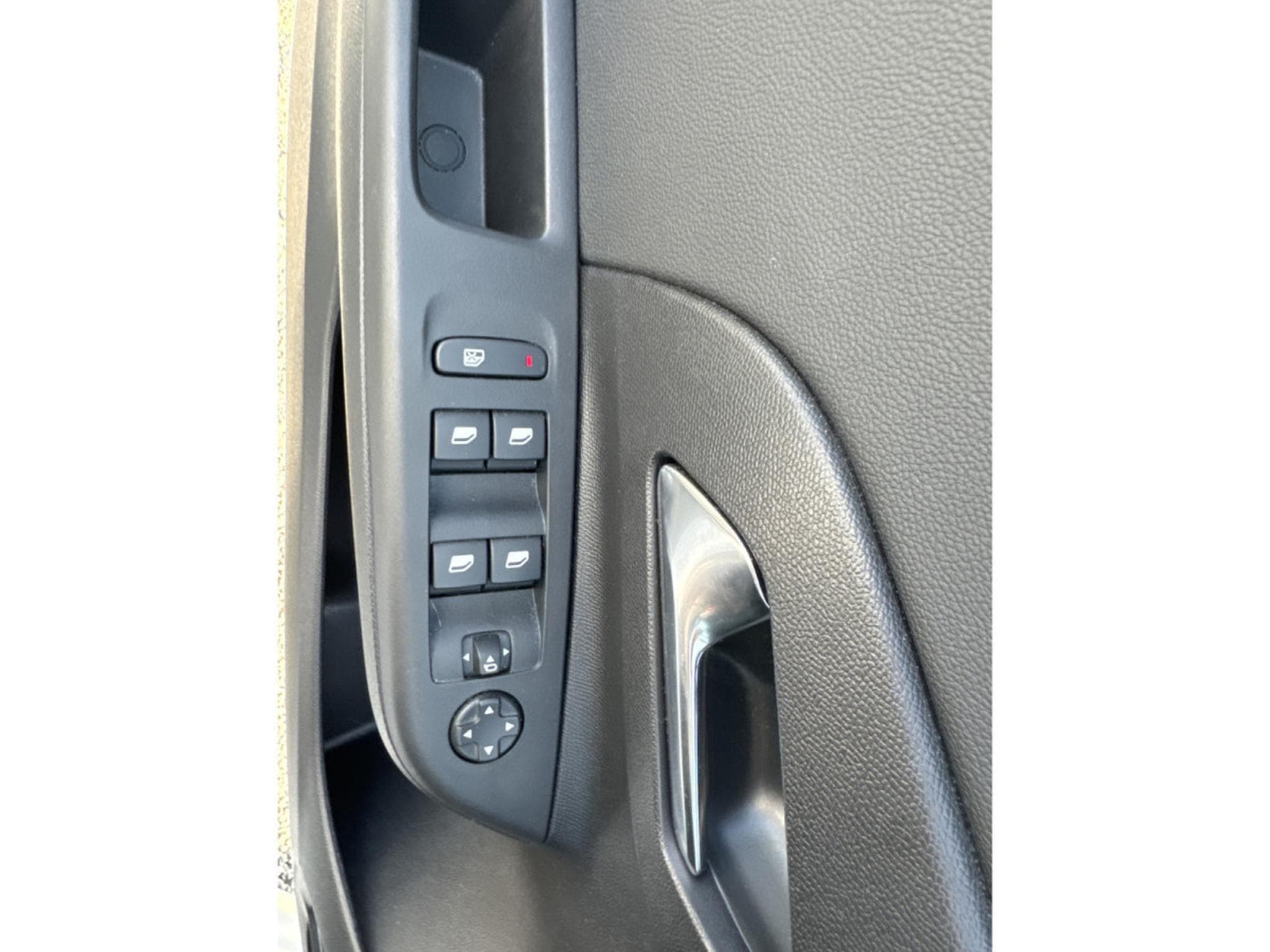 Opel Corsa GS 1.5 TURBO D MT6 102CV (2023) - Photo 10