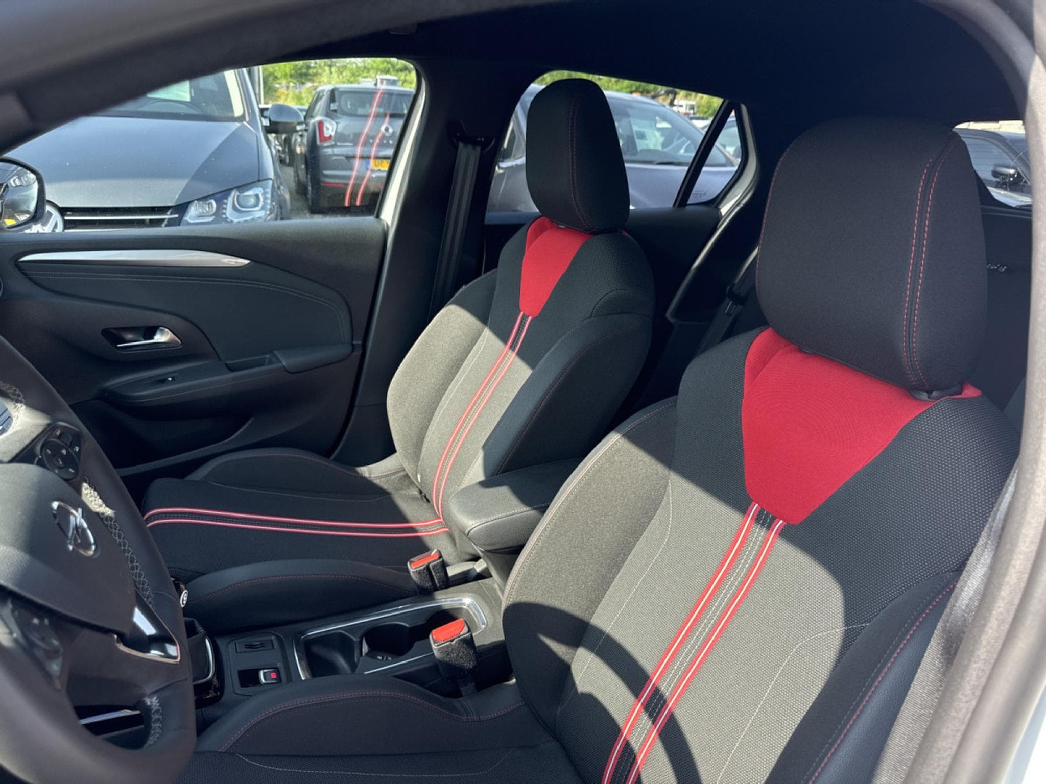 Opel Corsa GS 1.5 TURBO D MT6 102CV (2023) - Photo 20