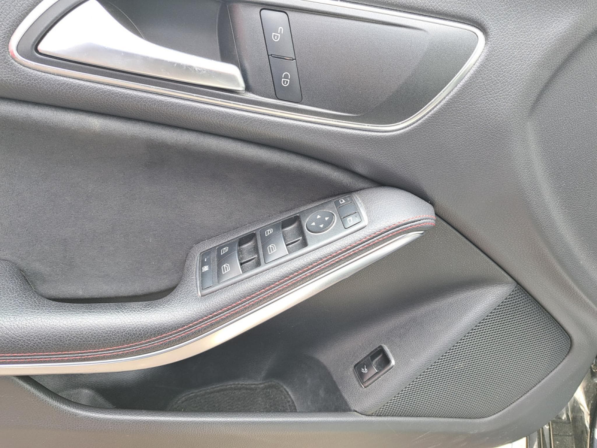 Mercedes CLA 200 D 7G-DCT COUPE AMG-LINE (2019) - Photo 6