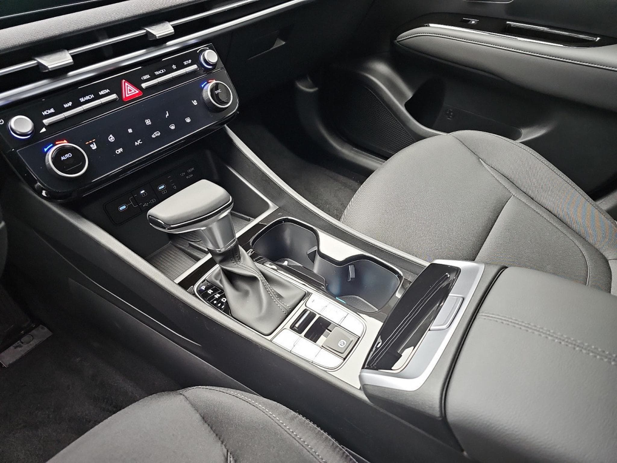 Hyundai Tucson 1.6 T-GDi 160 DCT7 4WD (2025) - Photo 13