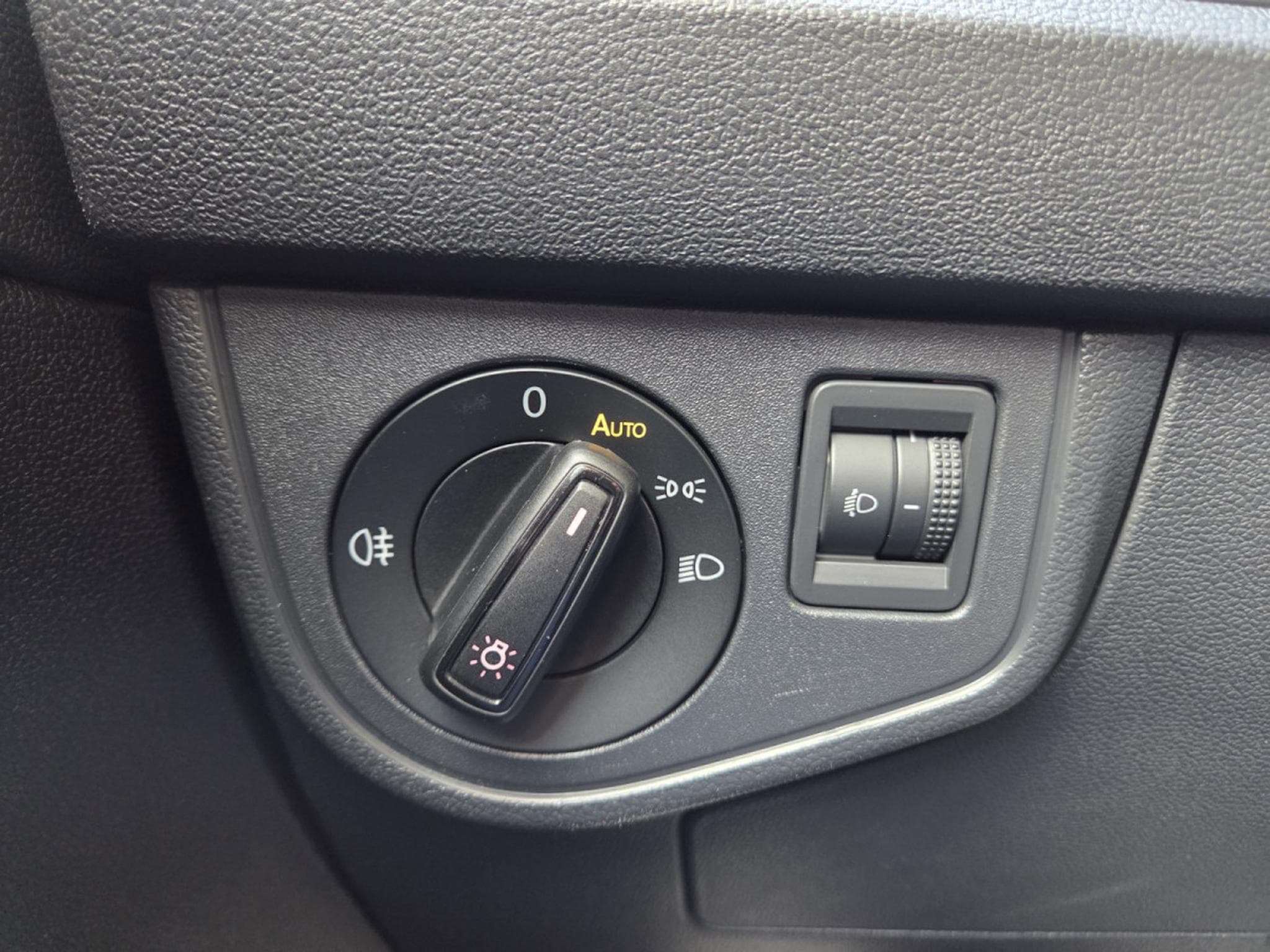 VW Polo 1.0 TRENDLINE 65CV (2018) - Foto 11