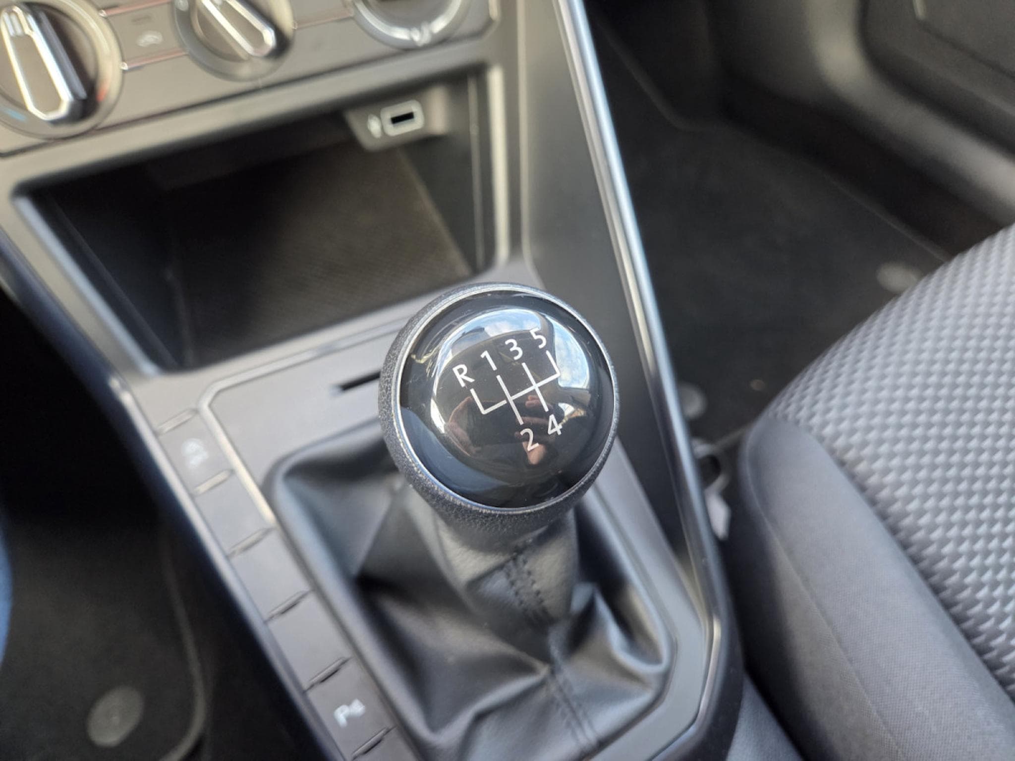 VW Polo 1.0 TRENDLINE 65CV (2018) - Foto 18