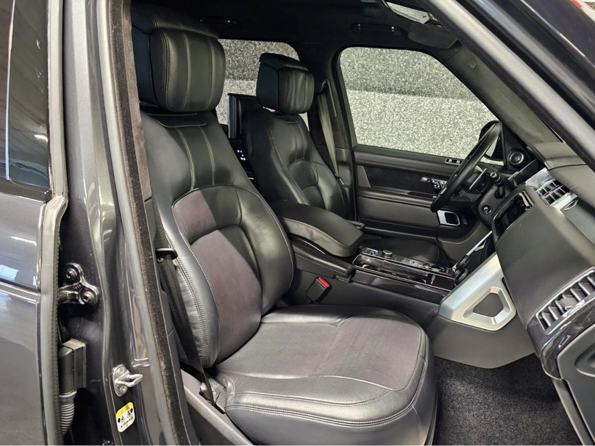 Land-Rover Range Rover 4.4 SDV8 VOGUE AUTOBIOGRAPHY FULL OPTIONS (2018) - Photo 5