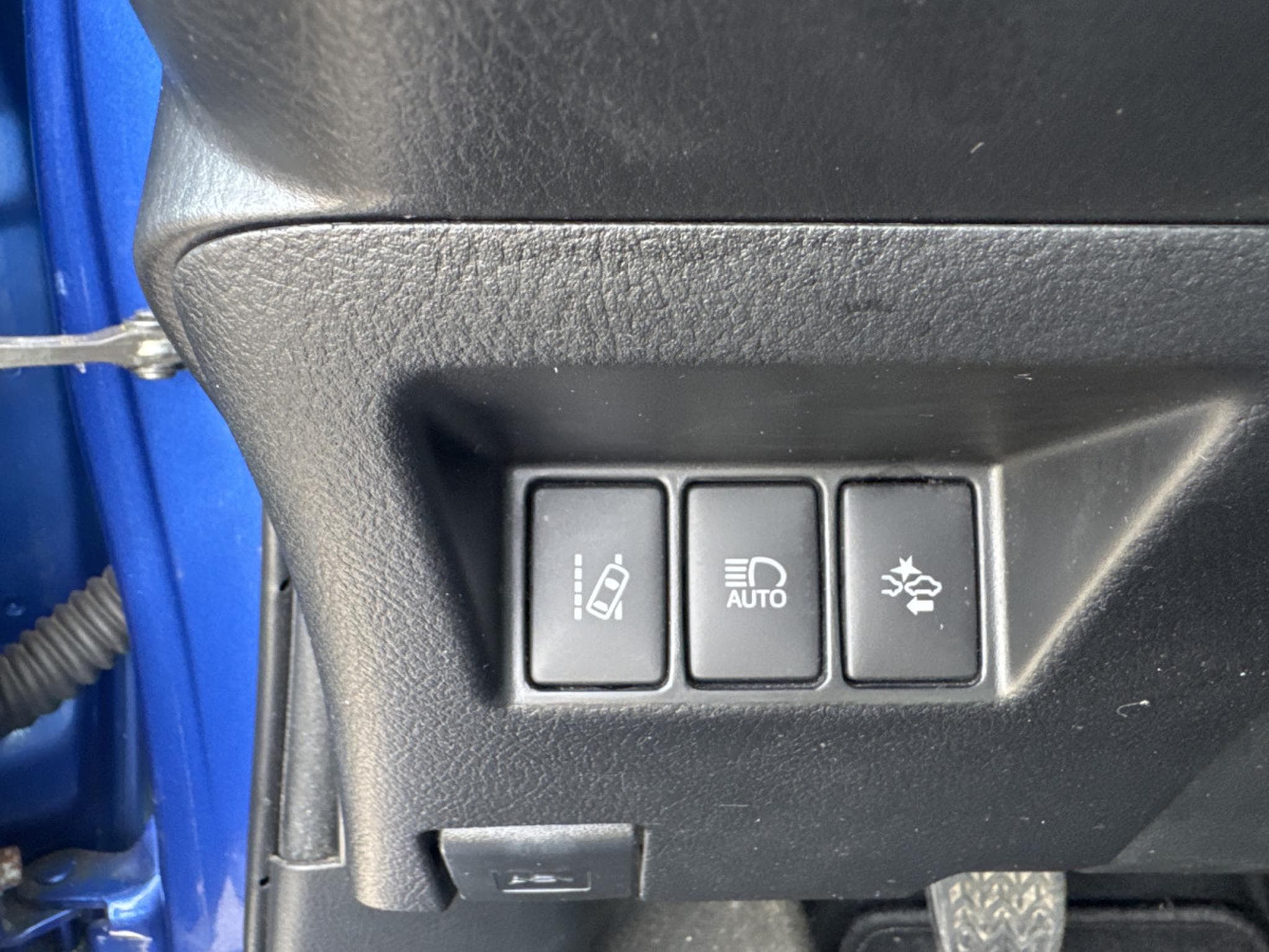 Toyota Yaris 1.5 TEAM 112CV (2018) - Photo 13