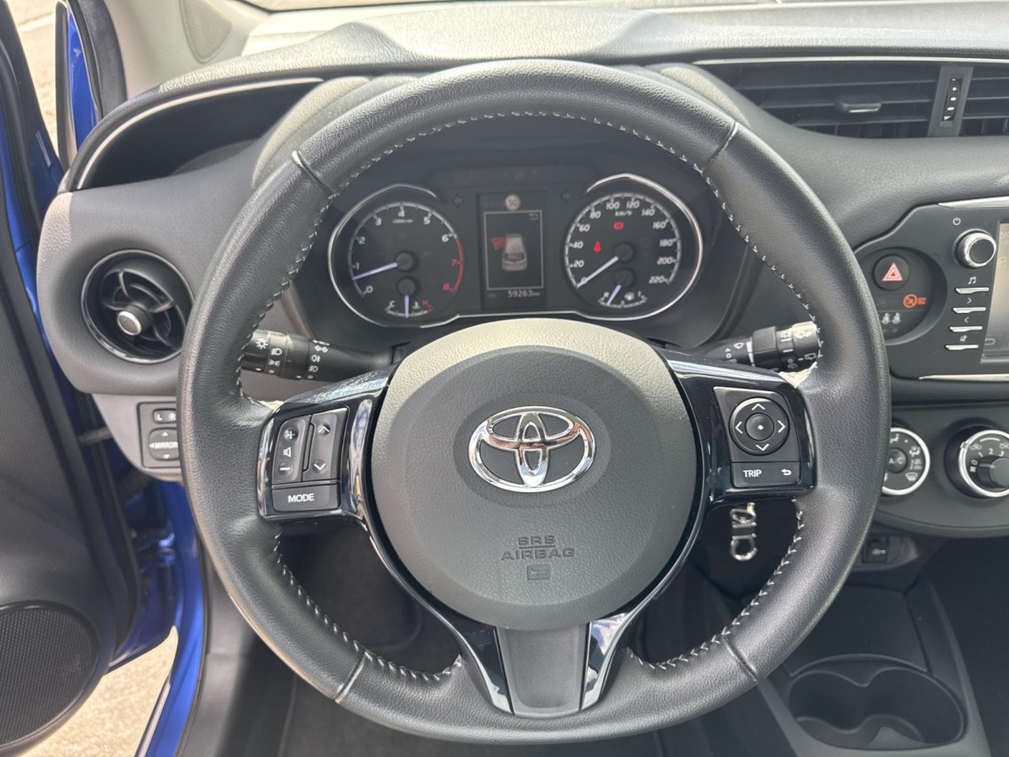 Toyota Yaris 1.5 TEAM 112CV (2018) - Photo 14