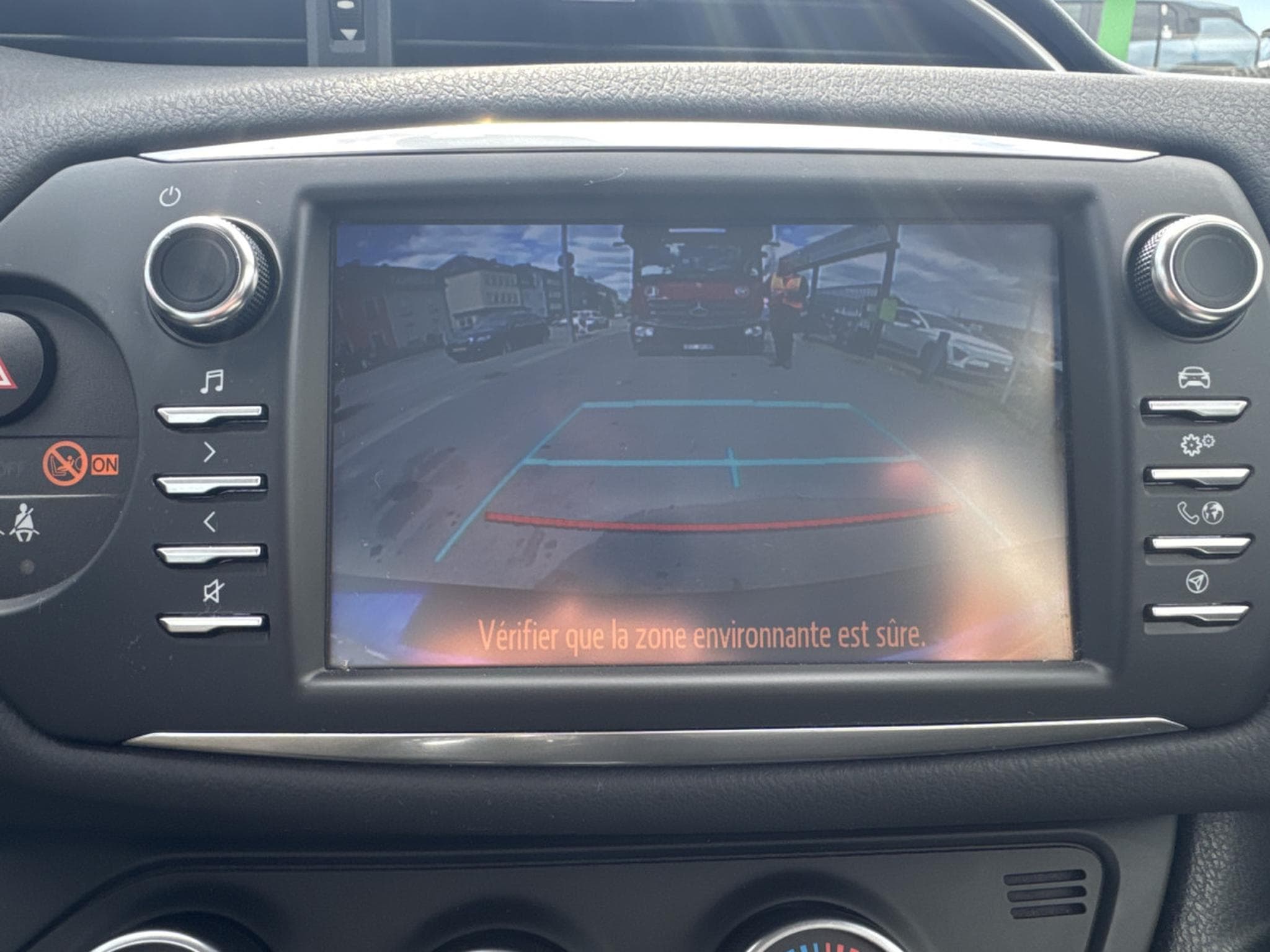 Toyota Yaris 1.5 TEAM 112CV (2018) - Photo 16