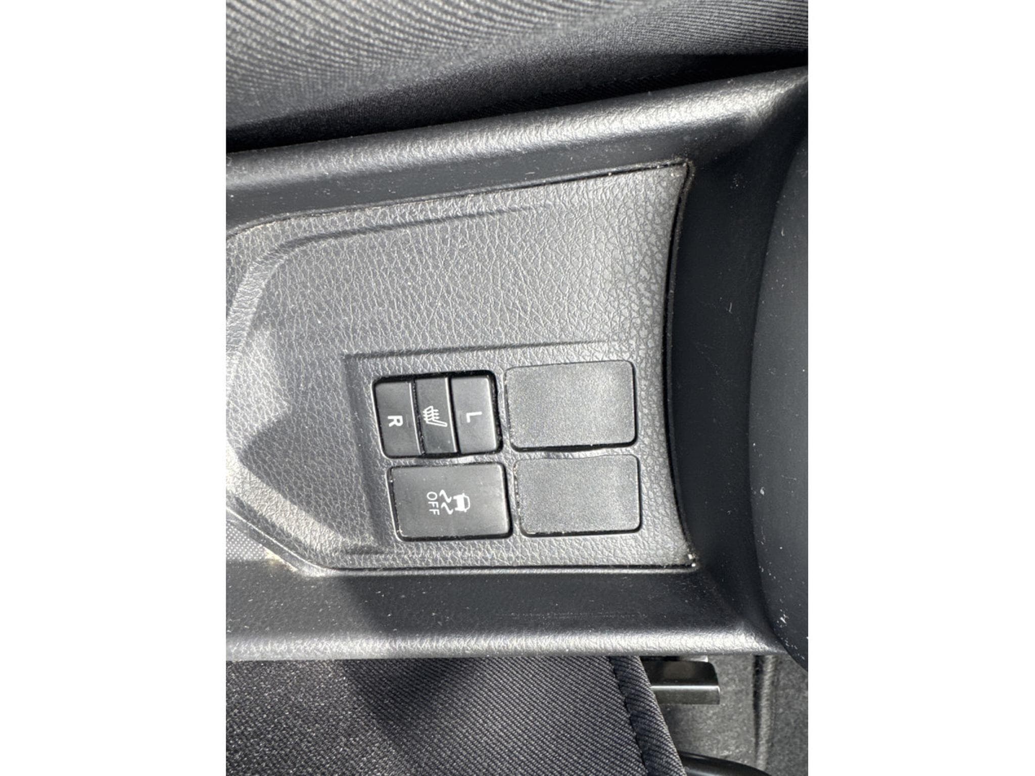 Toyota Yaris 1.5 TEAM 112CV (2018) - Photo 17