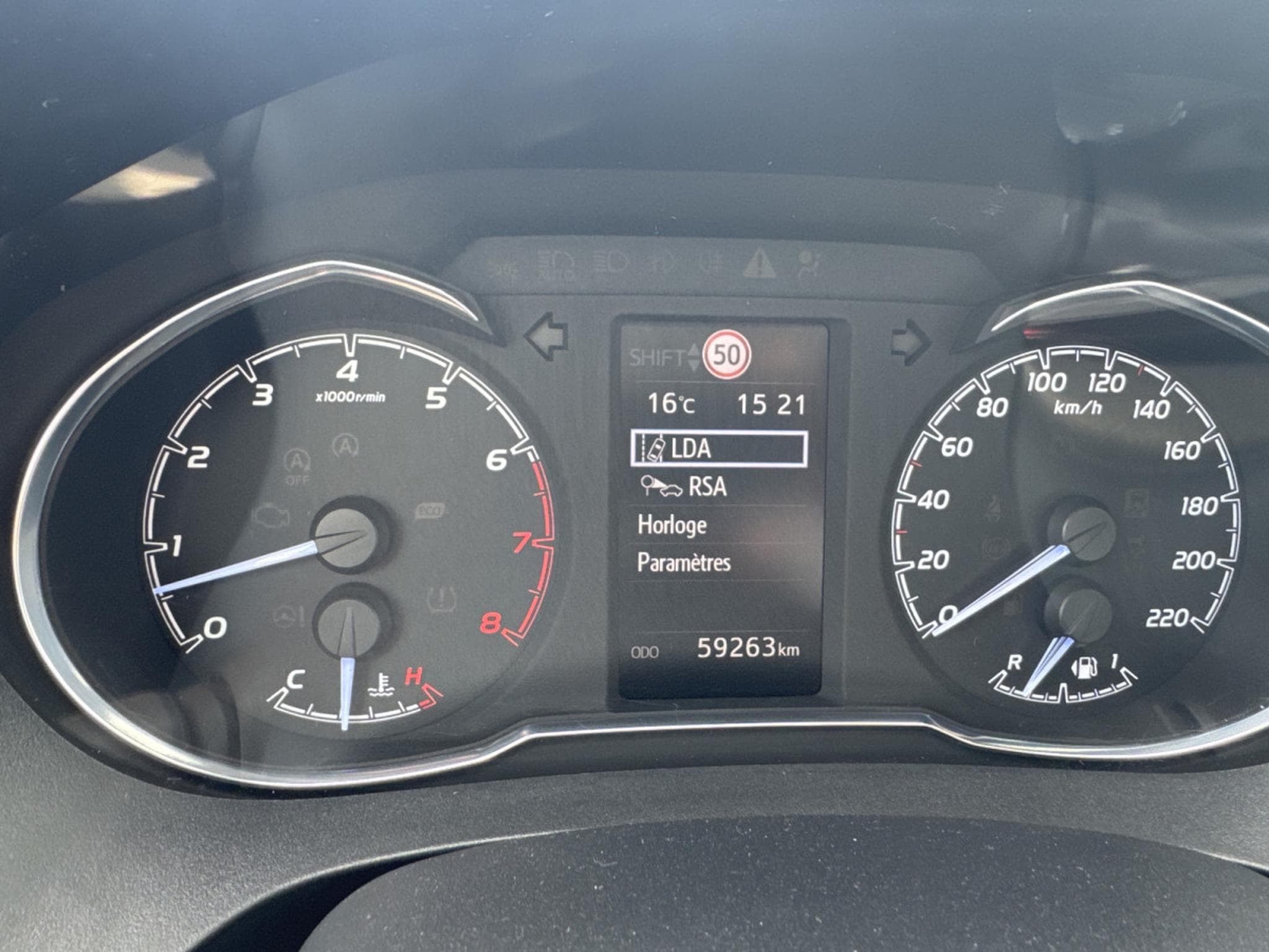 Toyota Yaris 1.5 TEAM 112CV (2018) - Photo 18