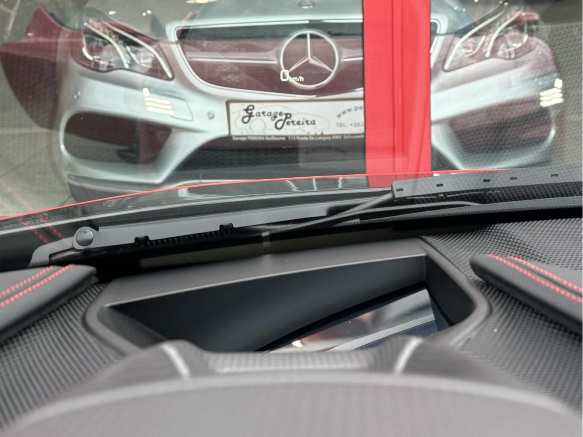 Ferrari SF90 REPRISES POSSIBLE ... INZAHLUNGEN MÖGLICH Full options Great (2023) - Photo 18