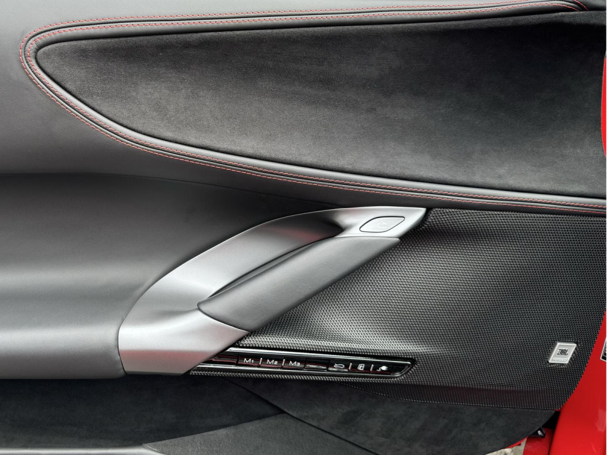 Ferrari SF90 REPRISES POSSIBLE ... INZAHLUNGEN MÖGLICH Full options Great (2023) - Photo 20