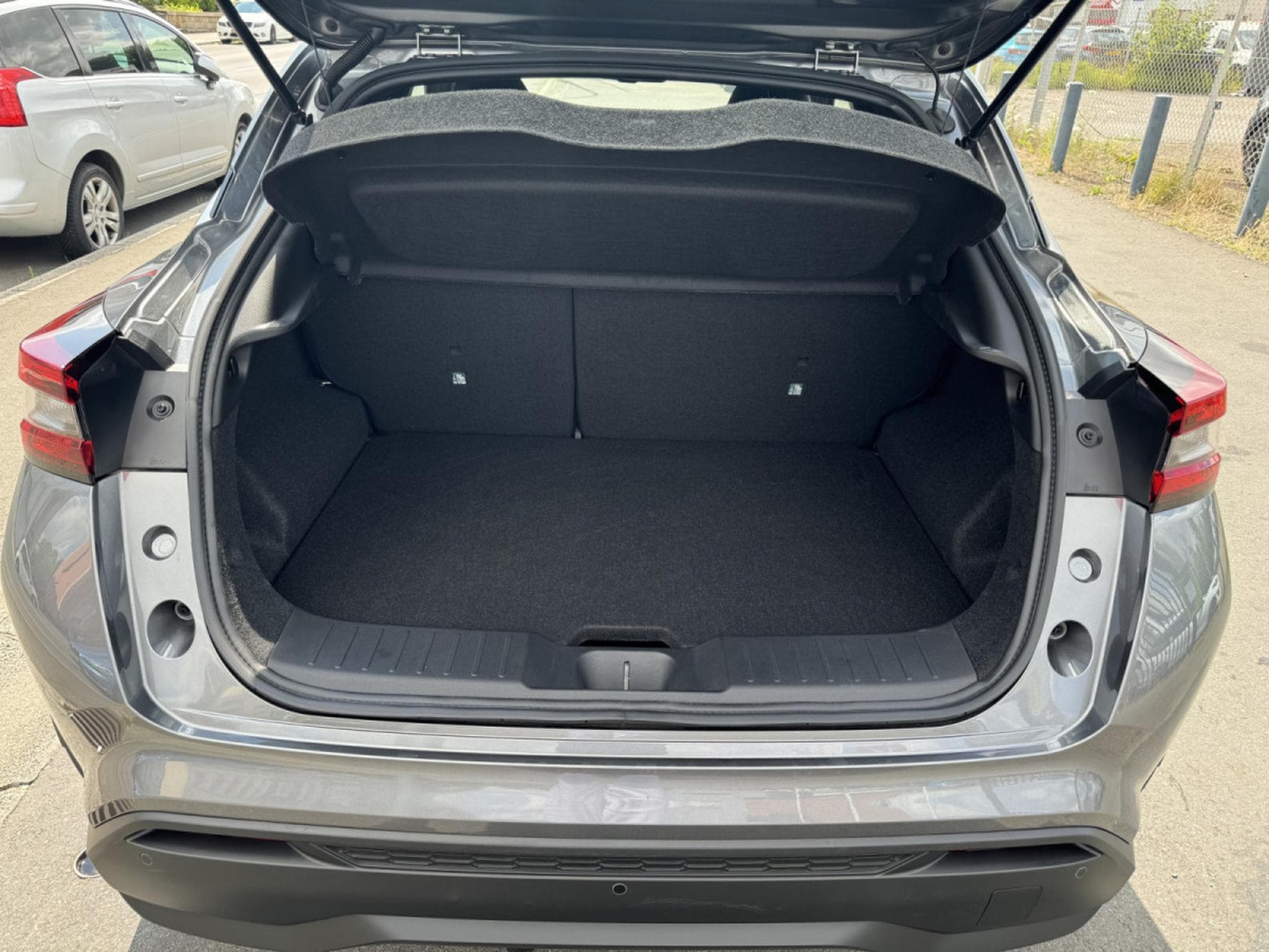 Nissan Juke 1.0 DIG-T 7DCT TEKNA AUTO (2024) - Photo 24