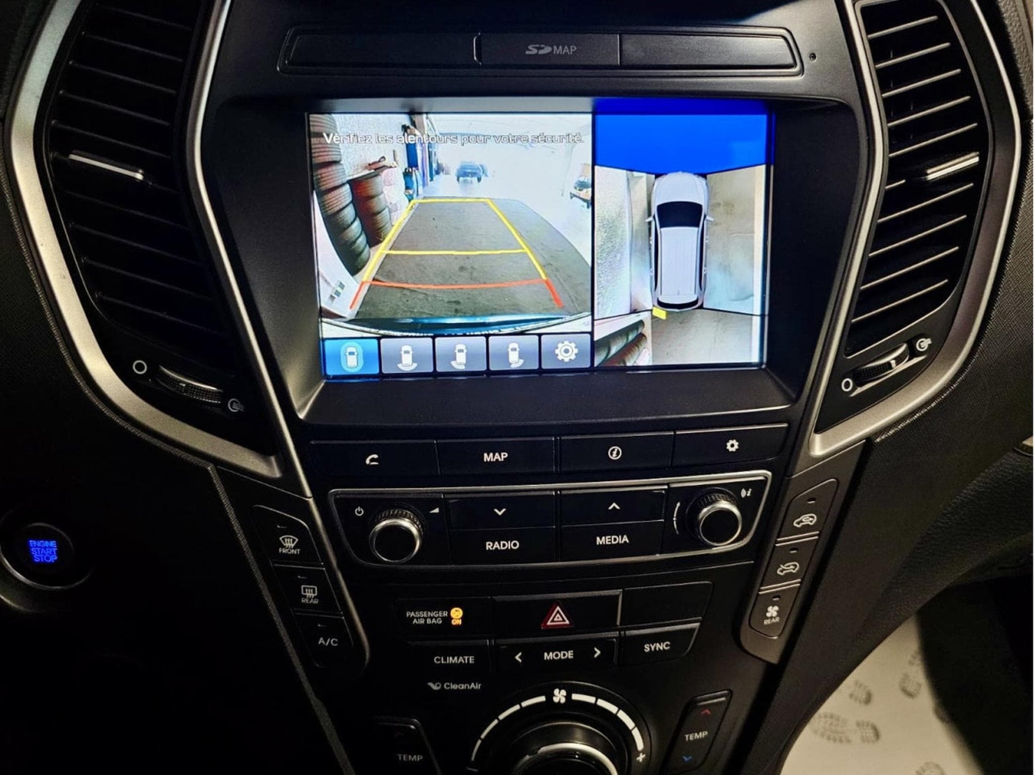 Hyundai Grand Santa Fe 2.2CRDi 200 AWD PANO CUIR NAVI 7 SITZE (2016) - Photo 12