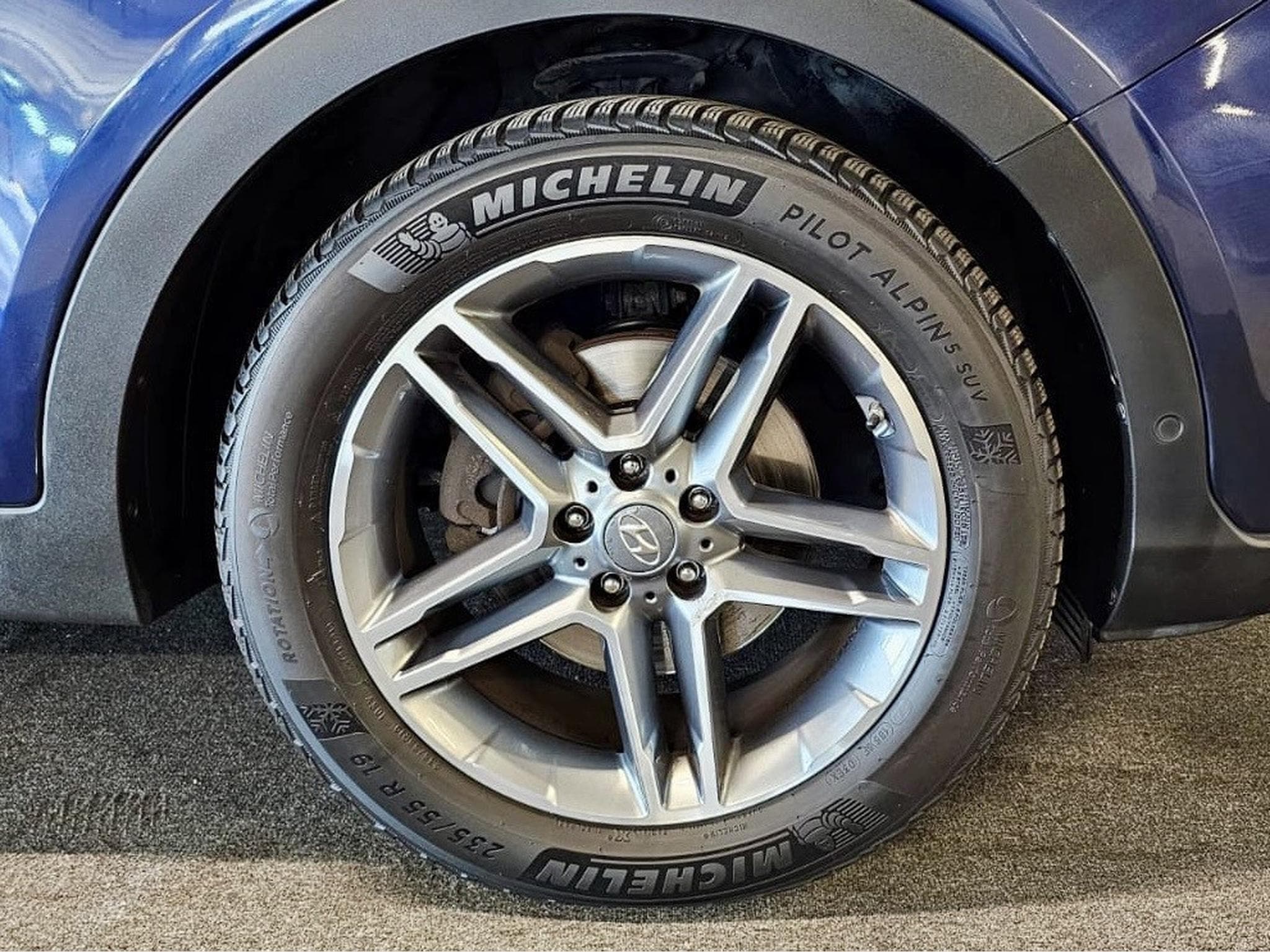 Hyundai Grand Santa Fe 2.2CRDi 200 AWD PANO CUIR NAVI 7 SITZE (2016) - Photo 16