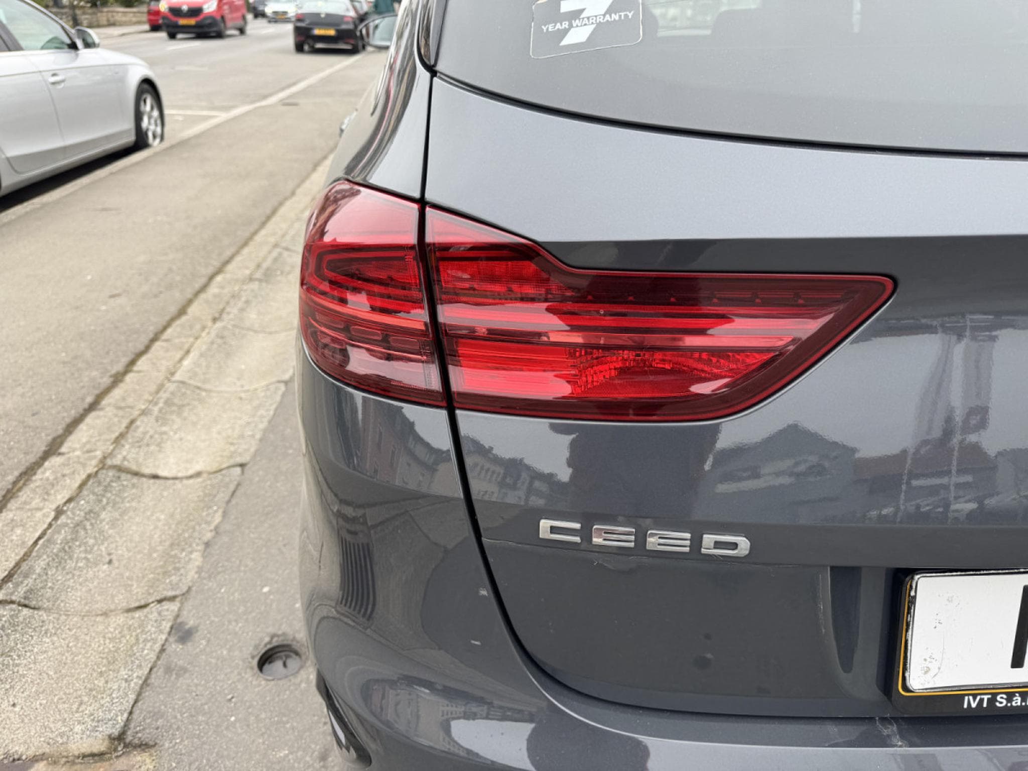 Kia Ceed SW Édition 7 1.0 T-GDI émotive pack (2021) - Photo 9