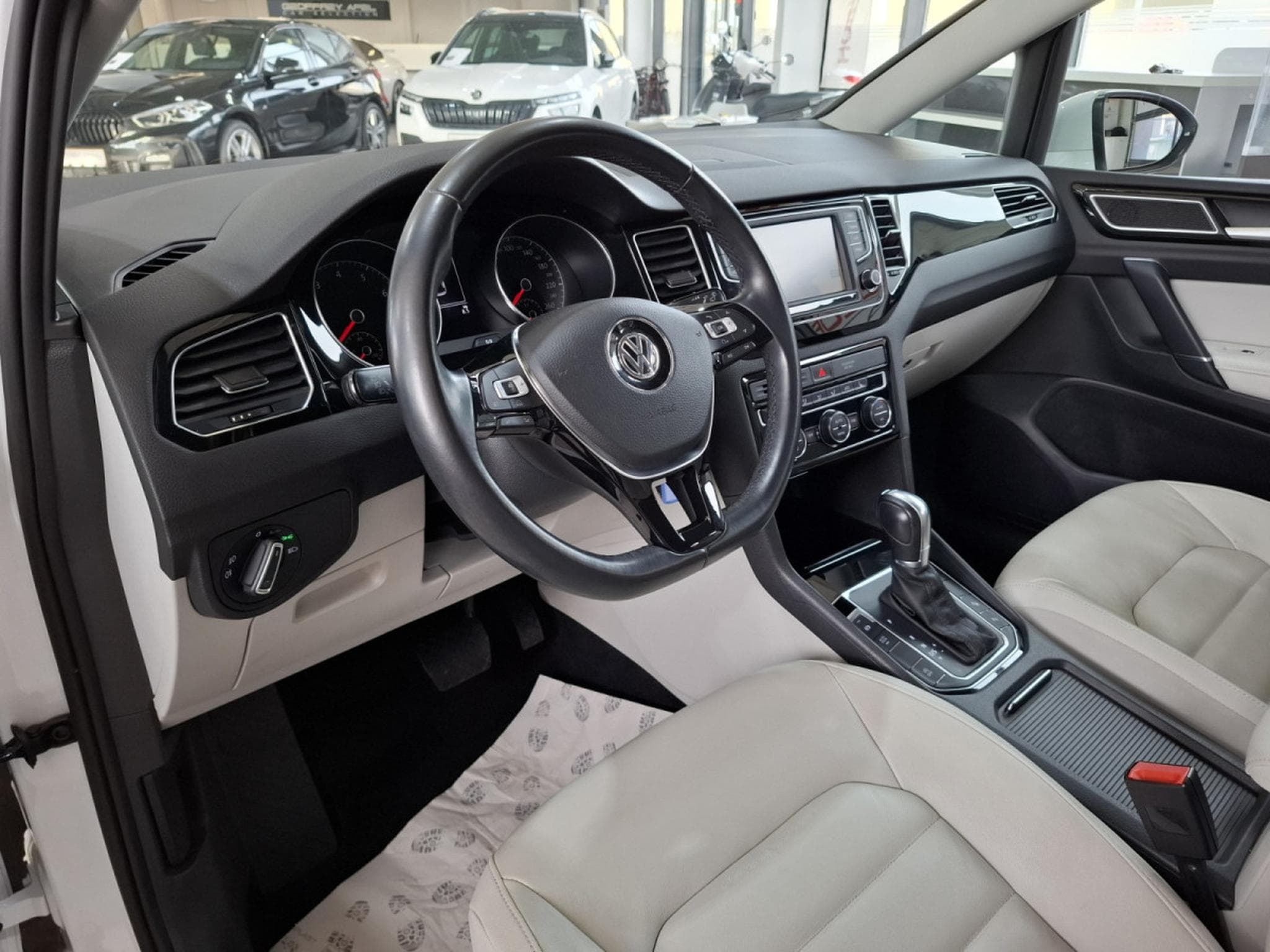 VW Golf 1.4TSI DSG Highline BlueMotion,1Hand,NAVI,CAMERA,PDC,LEDER,L (2015) - Photo 10