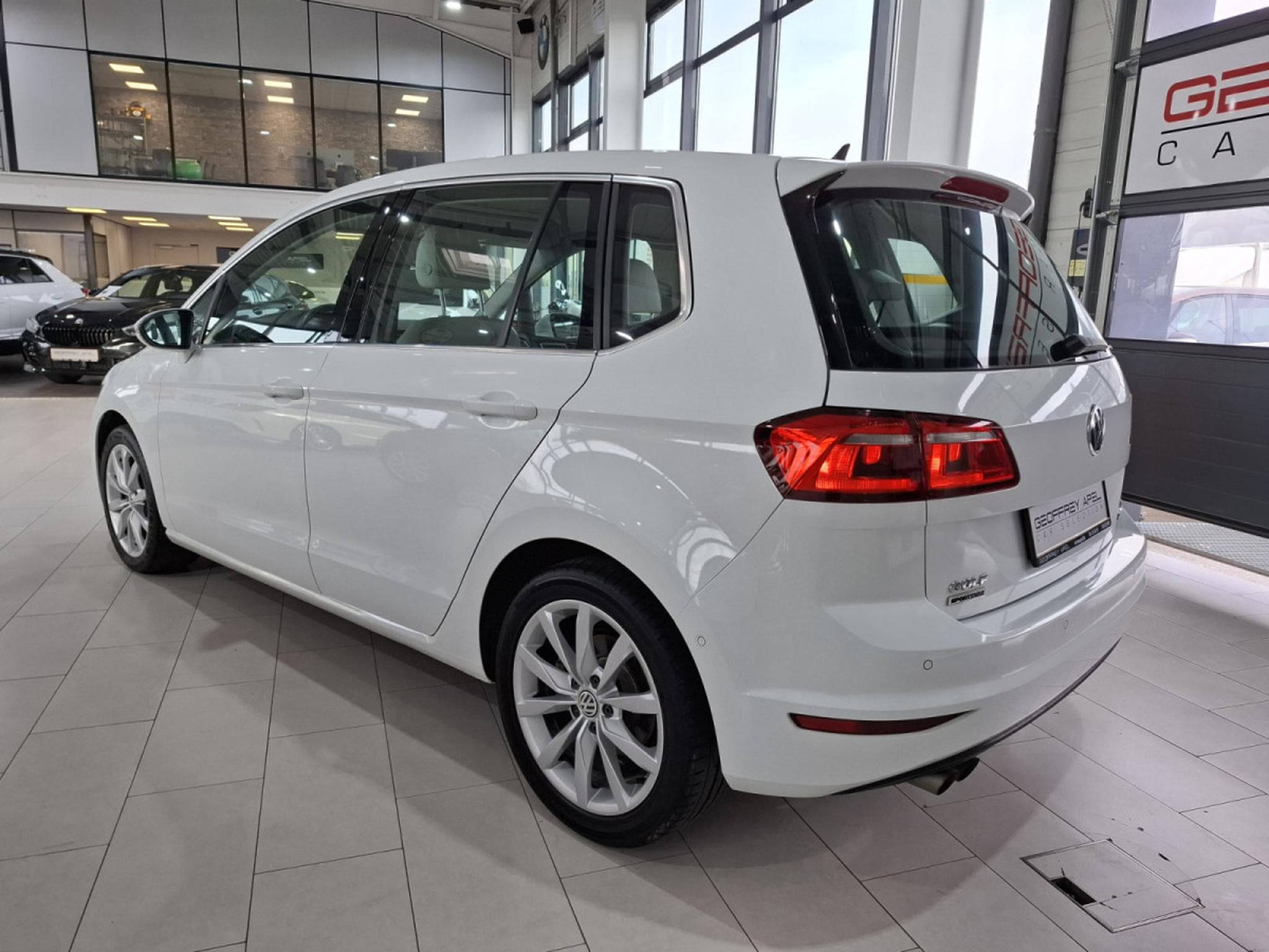 VW Golf 1.4TSI DSG Highline BlueMotion,1Hand,NAVI,CAMERA,PDC,LEDER,L (2015) - Photo 2