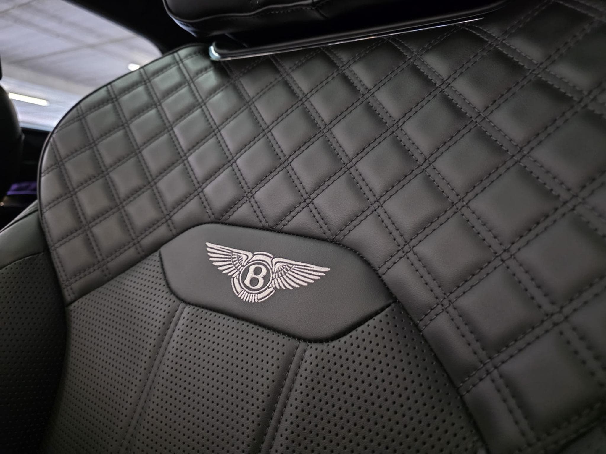 Bentley Bentayga Bentayga 4.0 V8 4WD PANO CUIR COC SOFTCLOSE (2023) - Photo 18