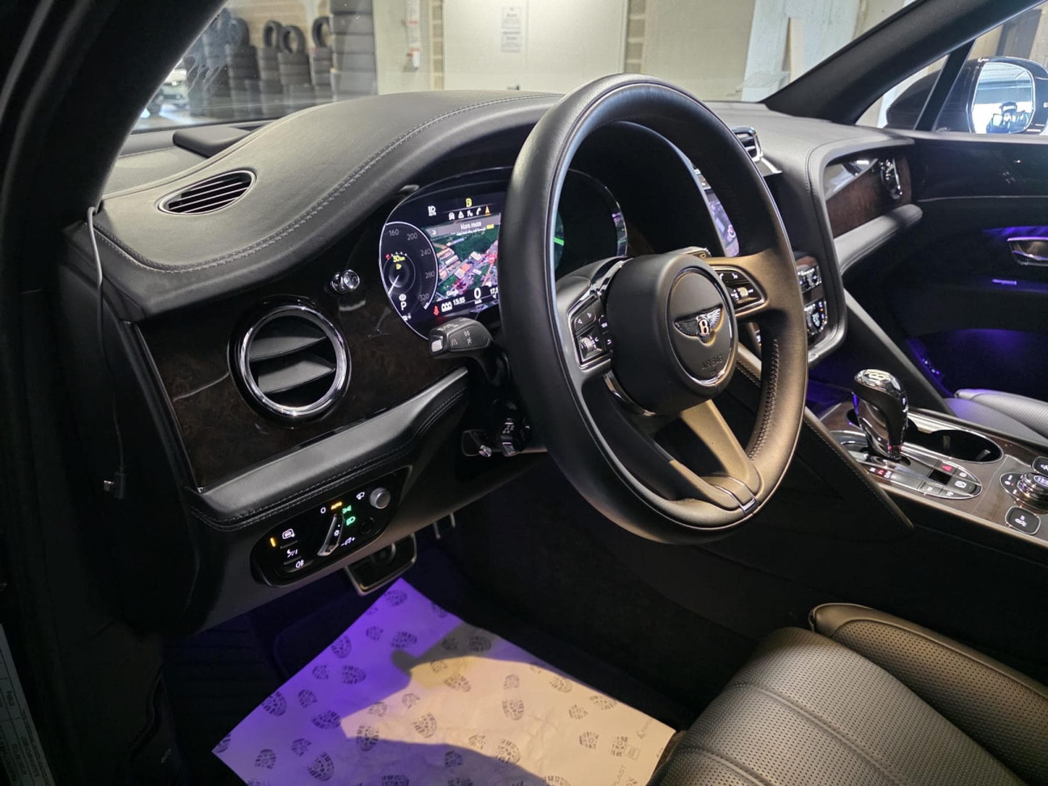 Bentley Bentayga Bentayga 4.0 V8 4WD PANO CUIR COC SOFTCLOSE (2023) - Photo 20