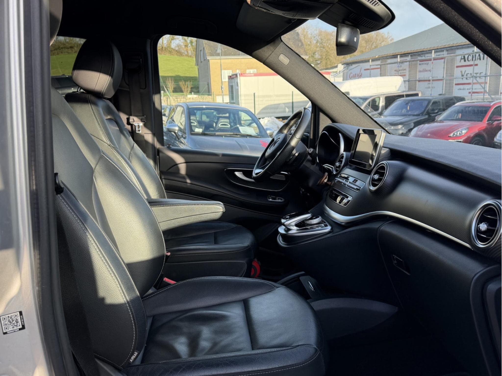 Mercedes V 250 D AMG LINE 7 SITZE CUIR NAVI 1 HAND (2019) - Photo 3