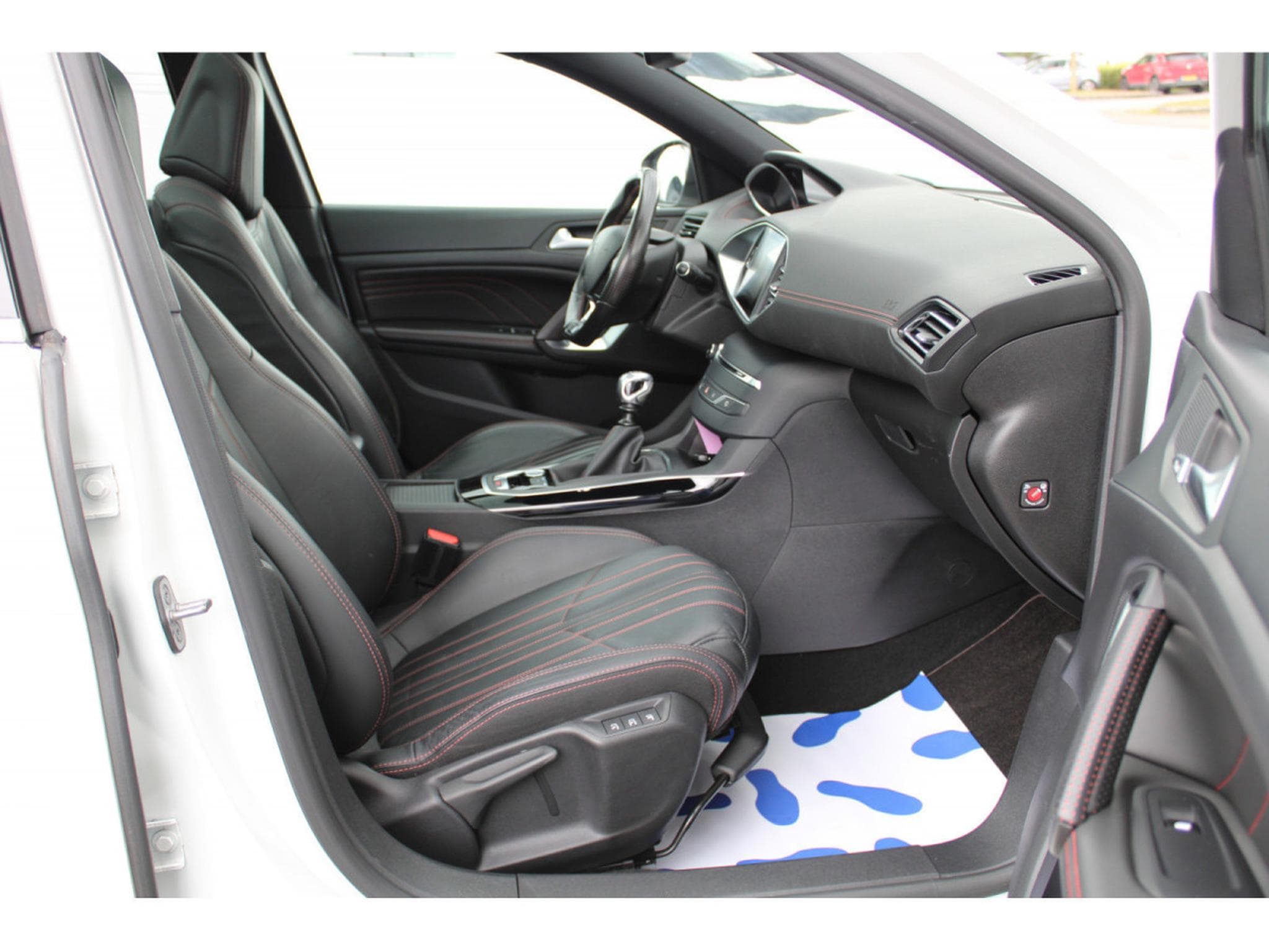 Peugeot 308 SW GT 205 PANO CUIR NAVI (2016) - Photo 5