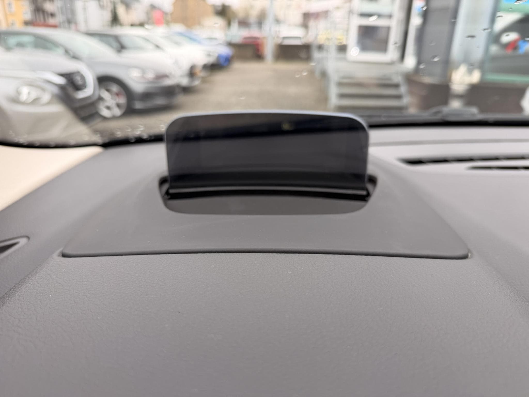 BMW 225 eDrive Xe (2017) - Photo 18