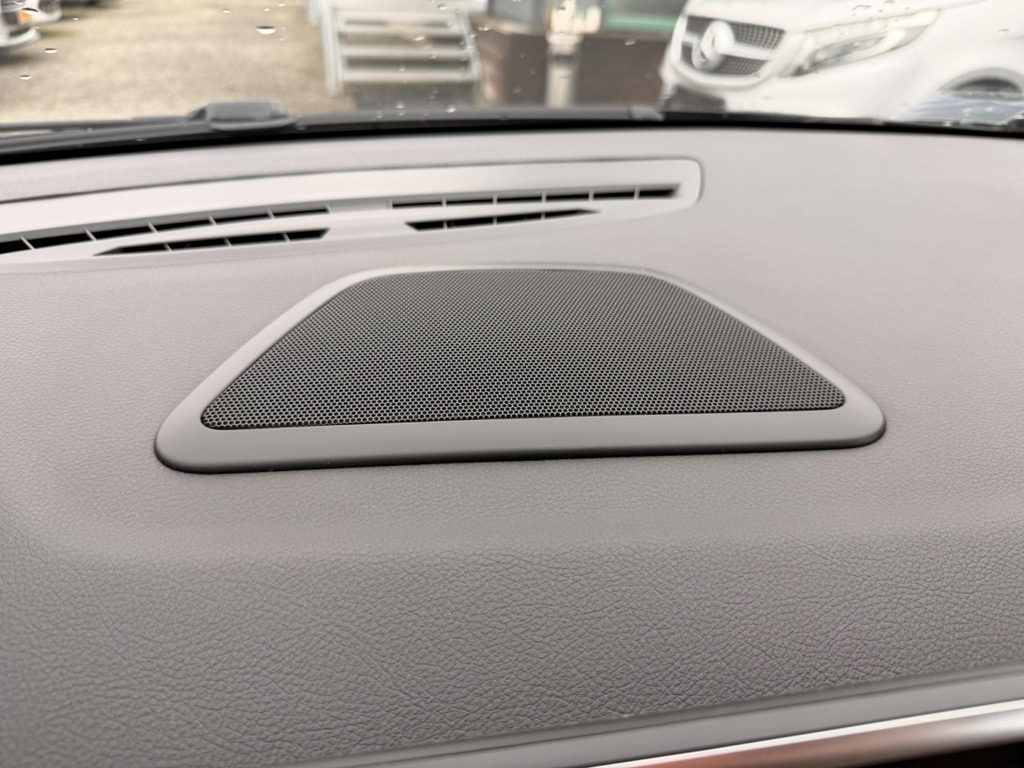 BMW 225 eDrive Xe (2017) - Photo 22