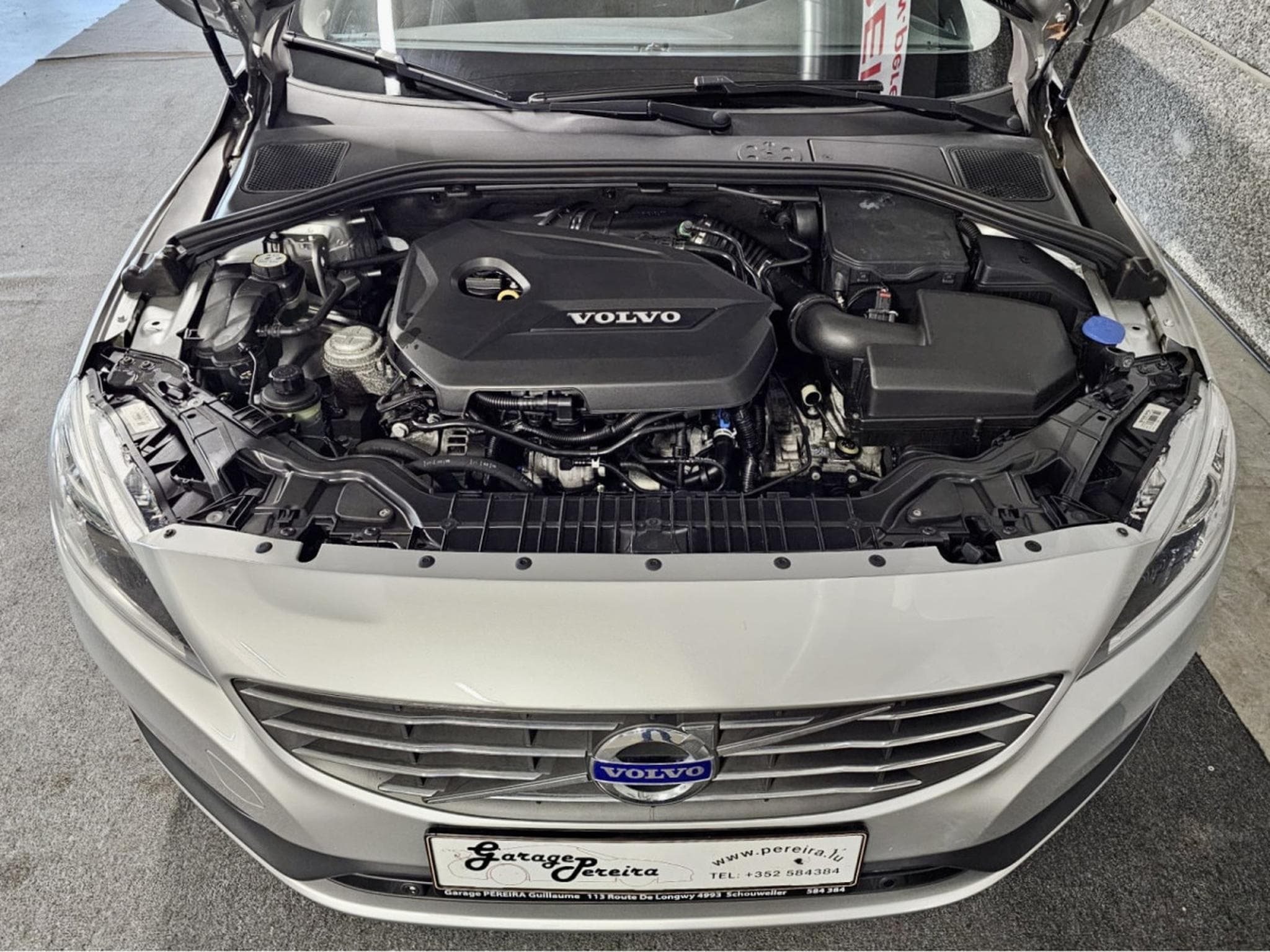 Volvo V60 T3 AUTO NAVI (2015) - Photo 11