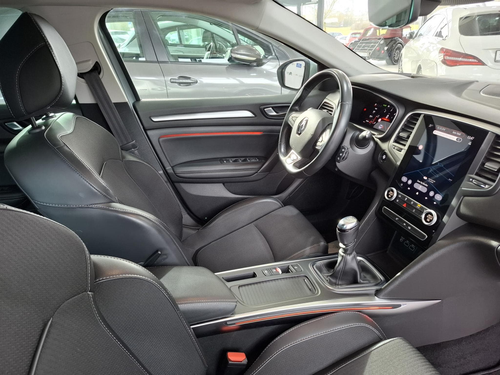 Renault Megane Intens dCi 115, CUIR, NAVI, CAMERA, LED, COCKPIT, HEAD-UP-DI (2021) - Photo 6