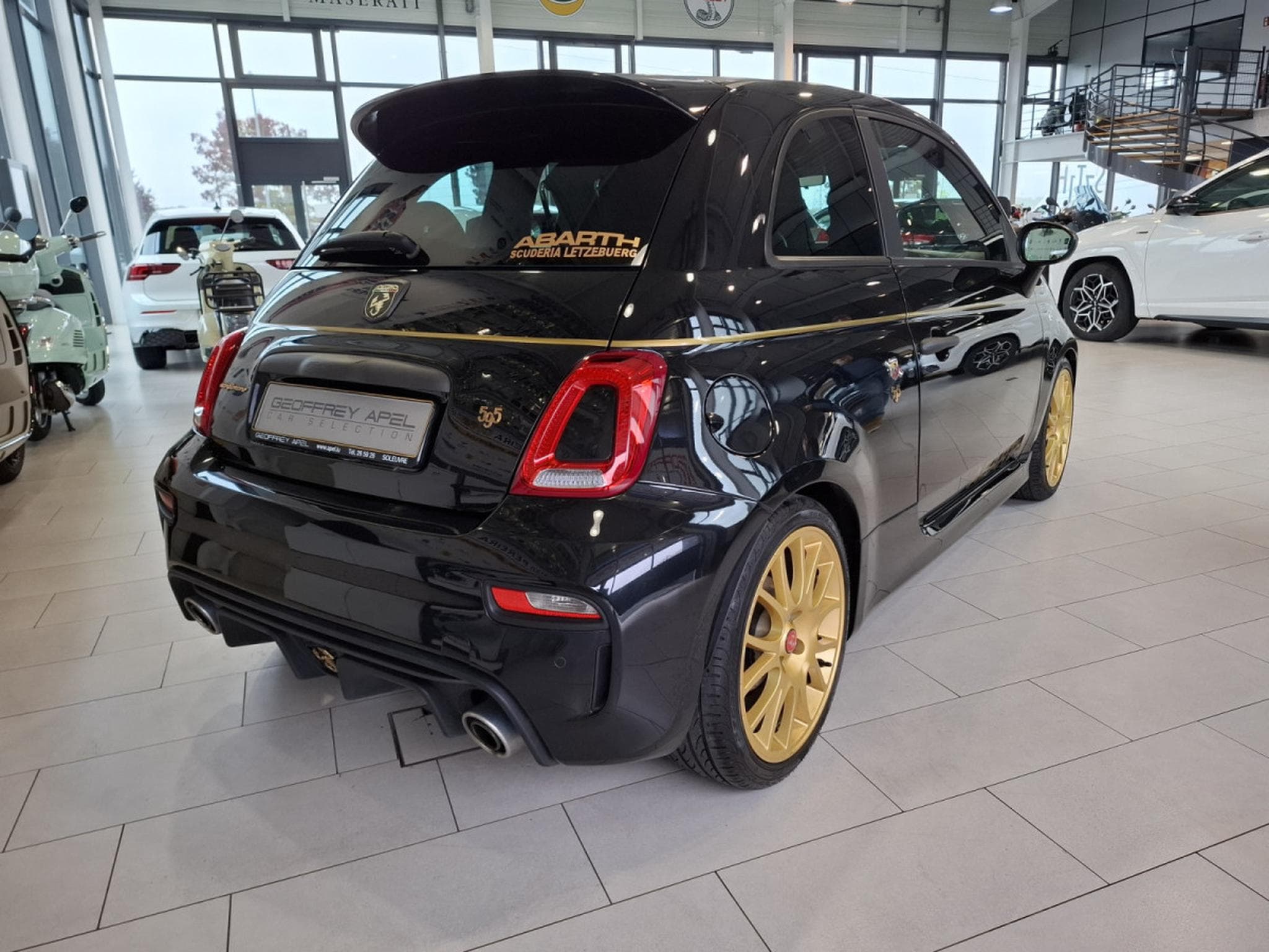 Abarth 595 1.4 T-JET 165 SCORPIONEORO 1 OF 2000 BEATS CUIR NAVI 1 HAND (2020) - Photo 2