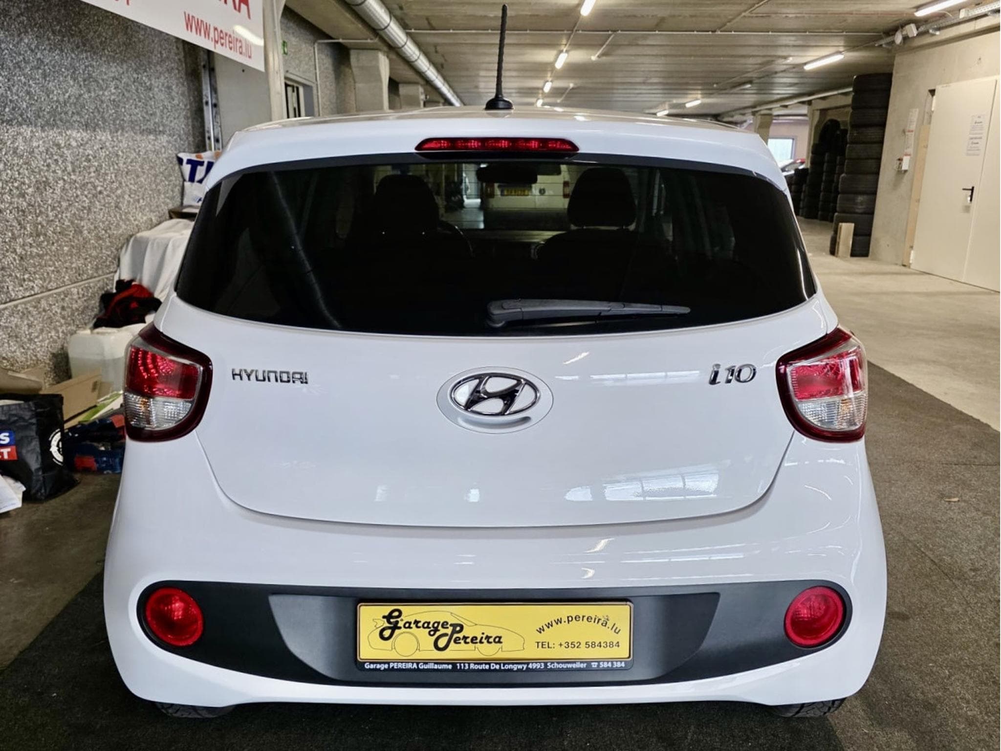 Hyundai i10 1.0 AUTO CLIM NAVI (2019) - Photo 3