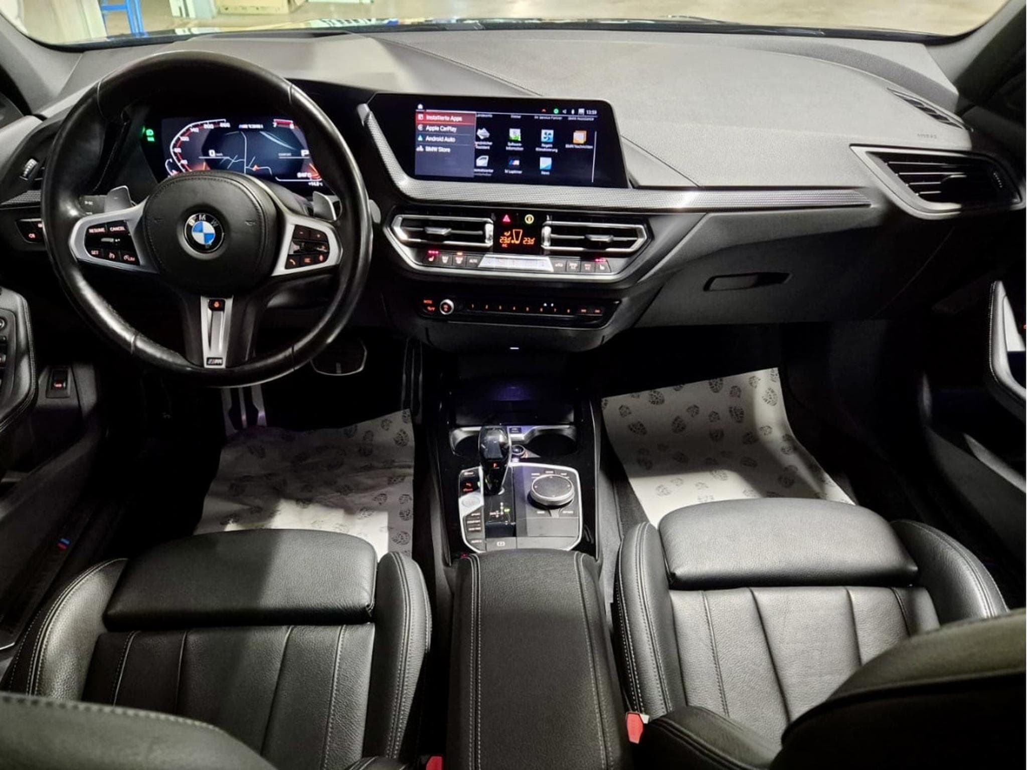 BMW M135 i XDRIVE HEAD UP CUIR LED NAVI (2021) - Photo 6