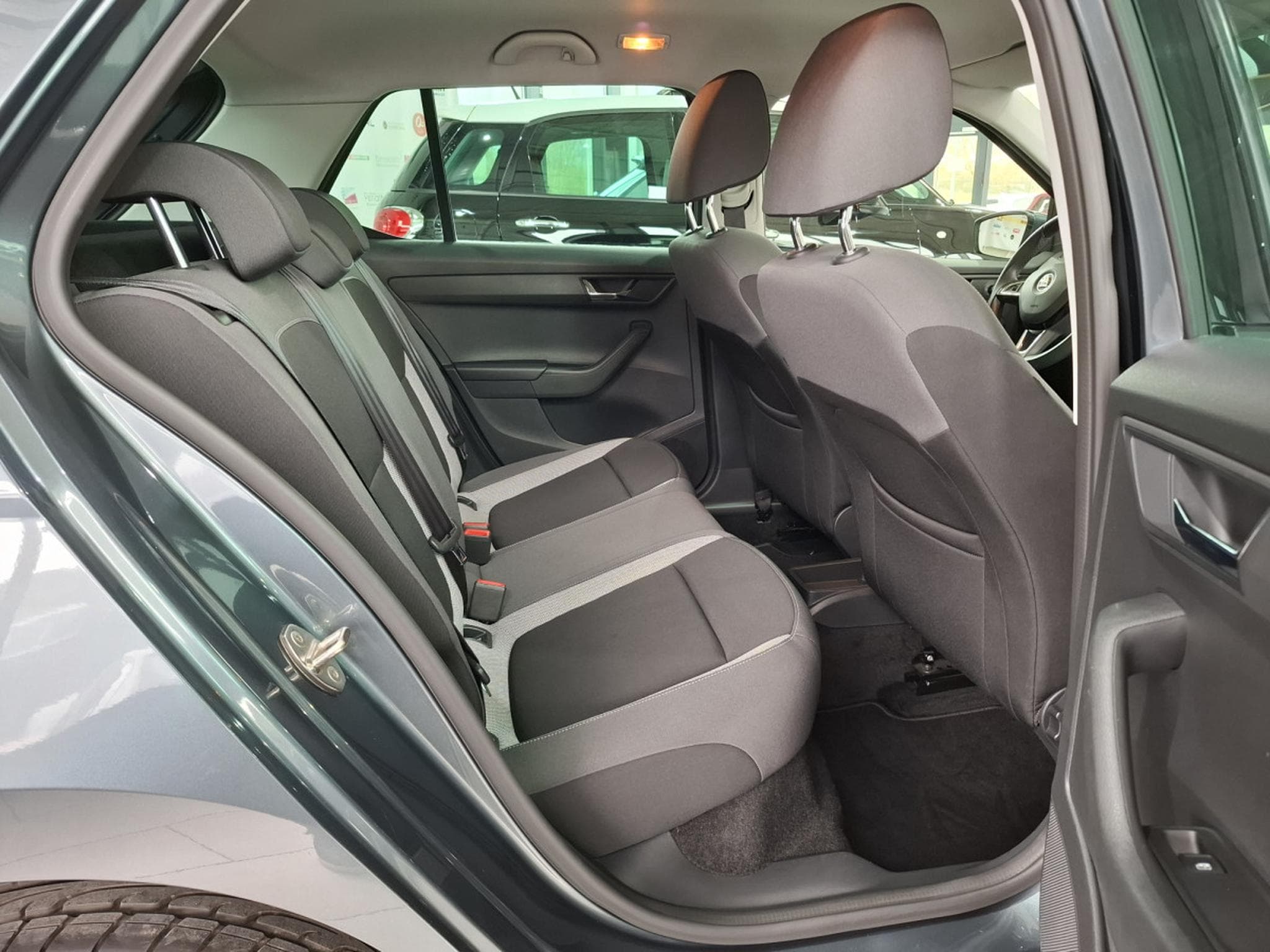 Skoda Fabia 1.2 TSI 110 DSG Style Klimaauto, 58000KM, GARANTIE, ALU 16'' (2016) - Photo 7