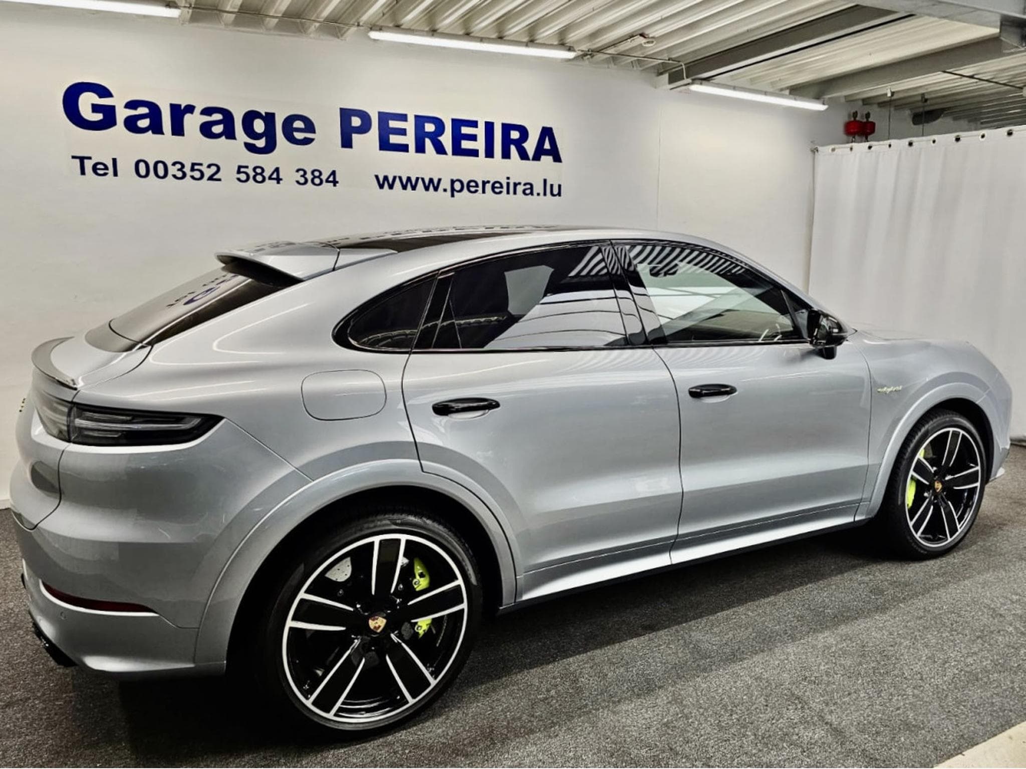 Porsche Cayenne COUPE TURBO S E-HYBRID KERAMIK SPORT PAKET PACK CHRONO (2020) - Photo 3