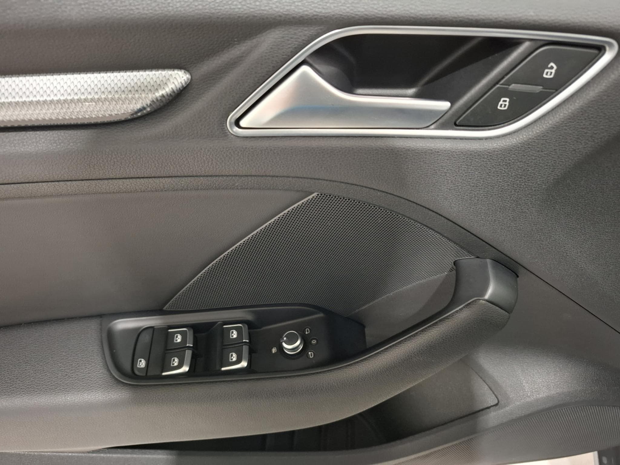 Audi A3 30 TFSI 116 SPORTBACK S-TRONIC DESIGN, CUIR, NAVI, XENON, LE (2017) - Photo 11