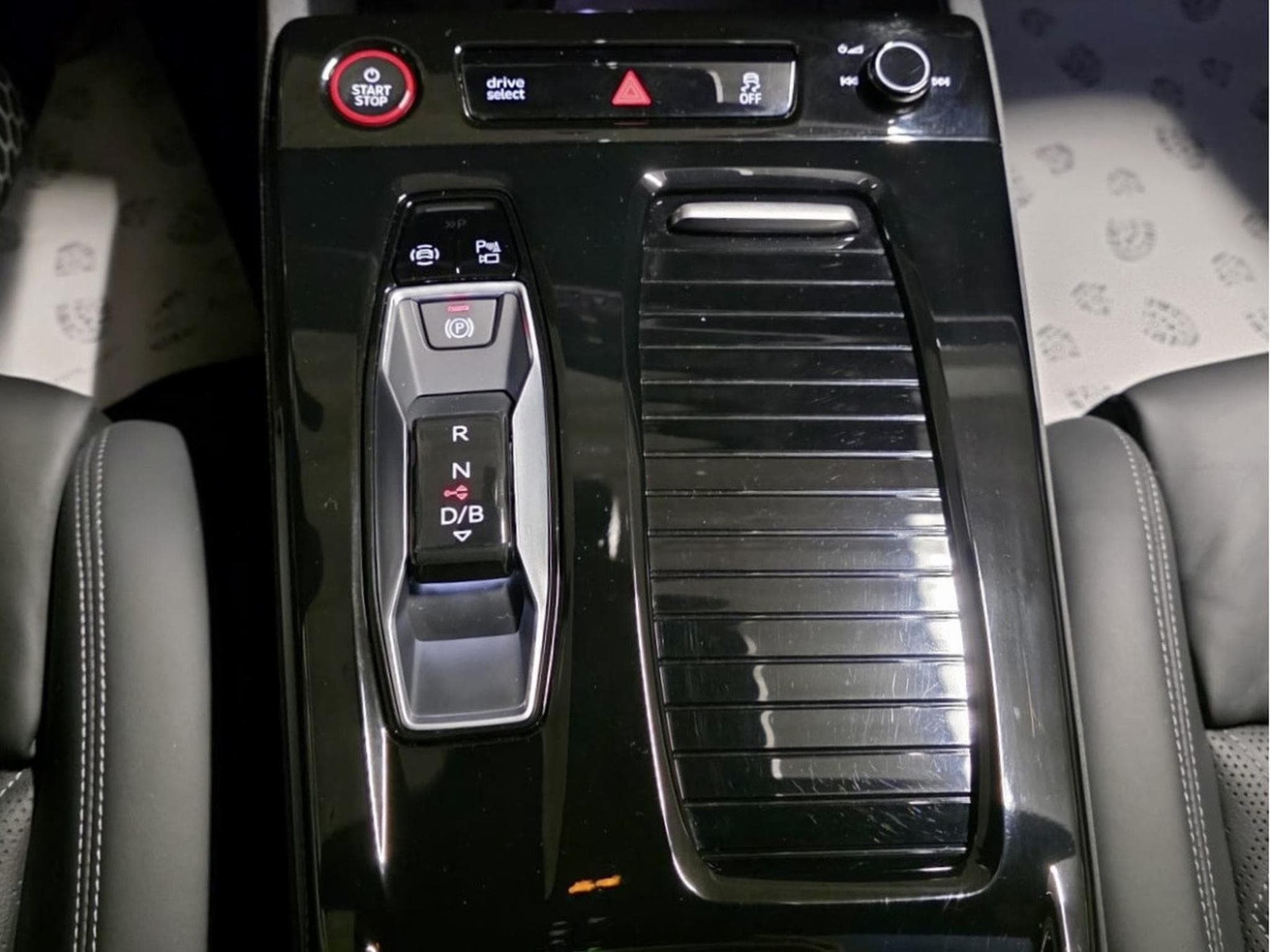 Audi S6 e-tron AVANT QUATTRO CHARGE 100KWH 800V 405 KW SOFTCLOSE BANG OLUFS (2025) - Photo 10