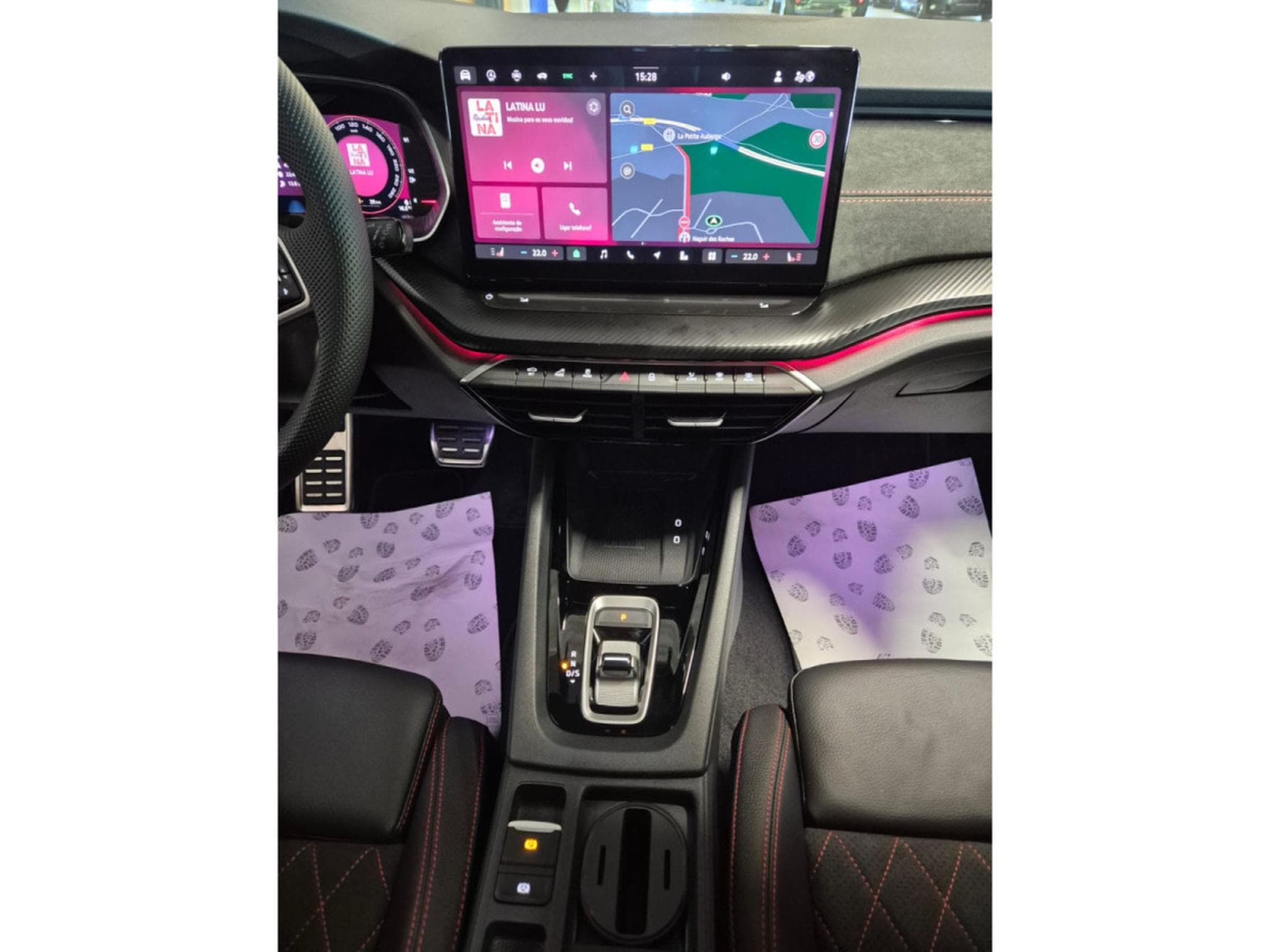 Skoda Octavia COMBI 2.0 TSI 265 RS DSG CANTON PANO CUIR NAVI (2026) - Photo 14