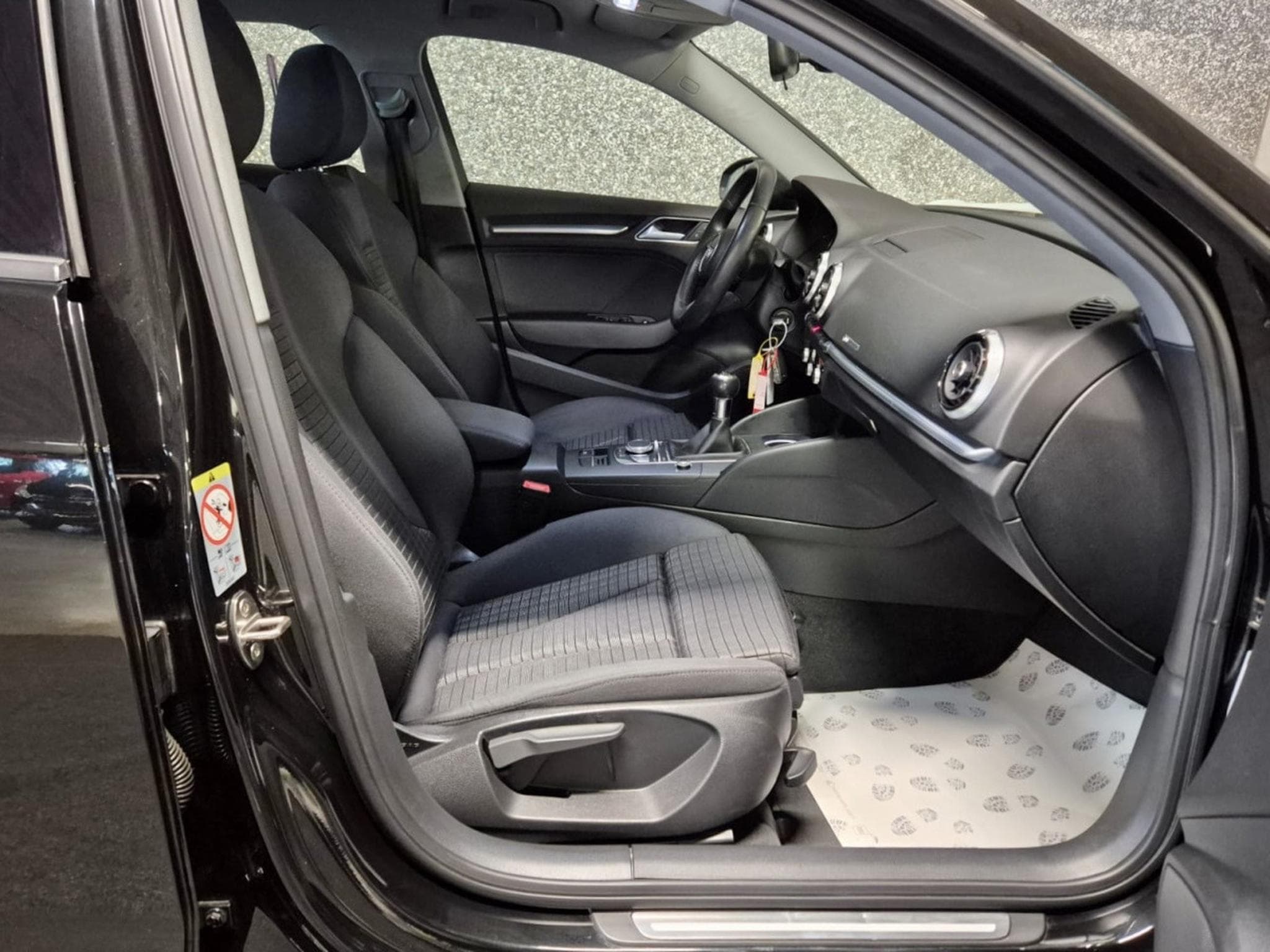 Audi A3 2.0 TDI 150 SPORTBACK FACELIFT BI-XENON NAVI (2017) - Photo 4