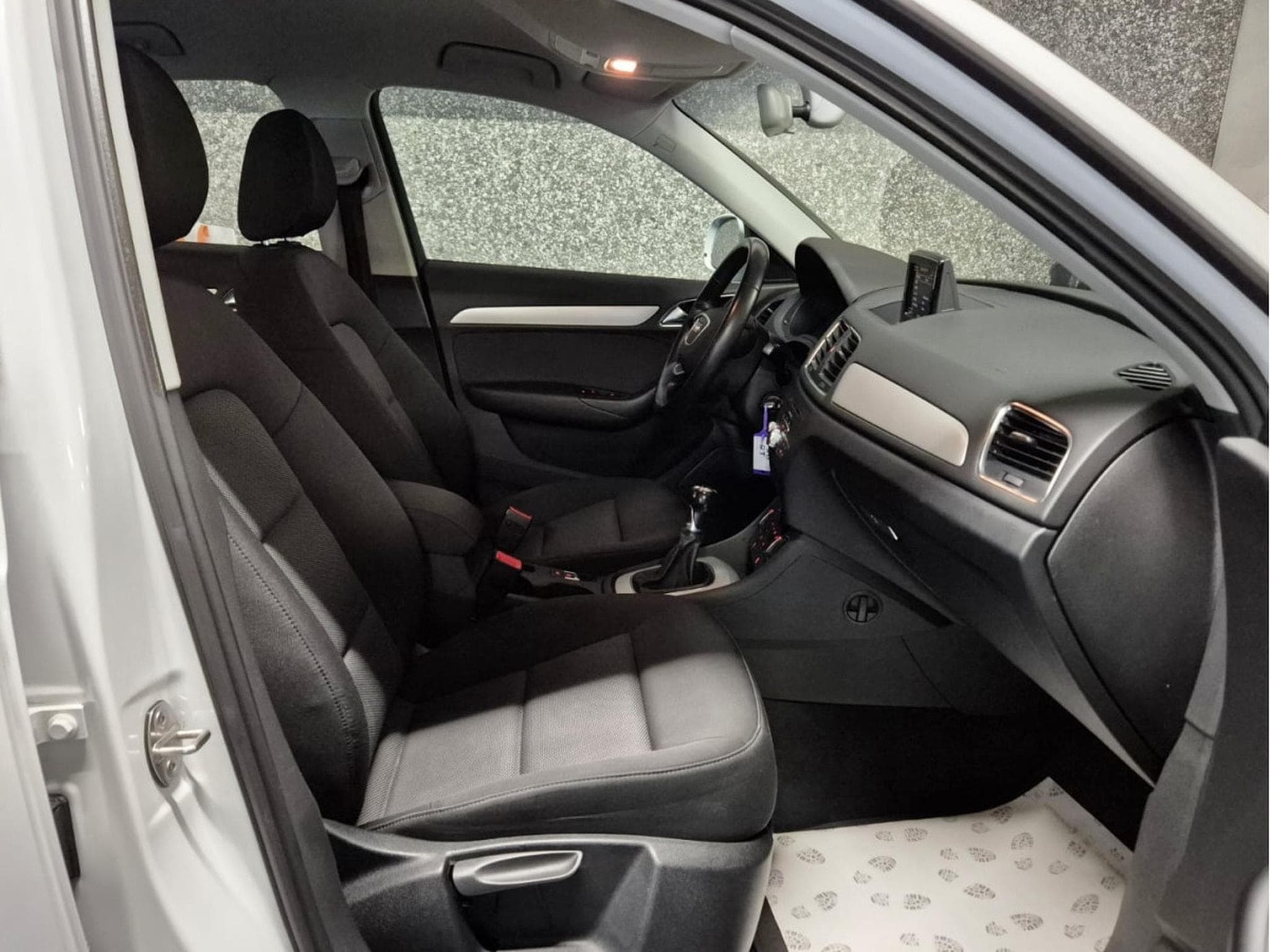 Audi Q3 2.0 TDI 150 BI-XENON NAVI (2015) - Photo 4