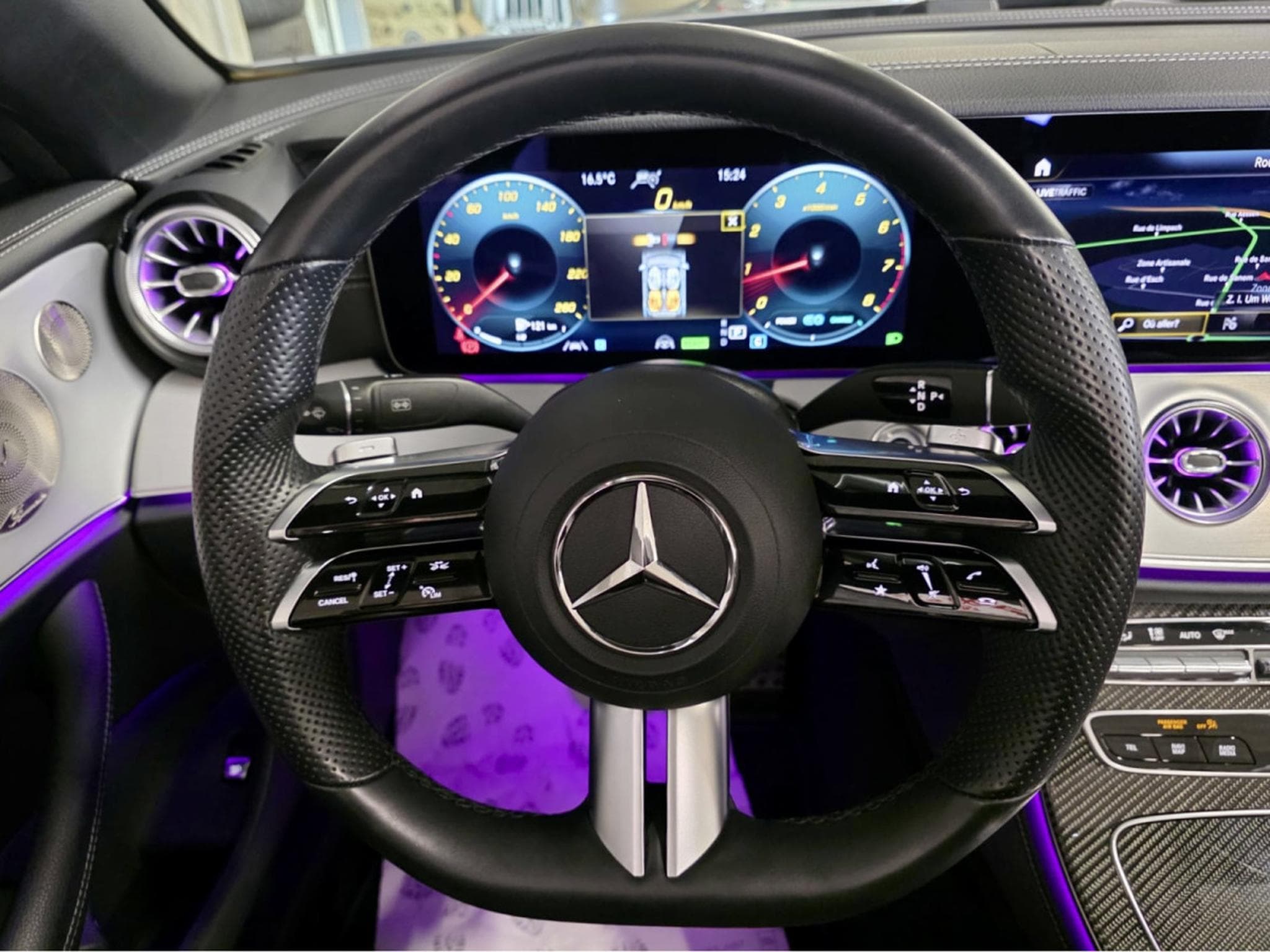 Mercedes E 300 CABRIO AMG LINE HEAD UP BURMESTER CUIR NAVI (2023) - Photo 9