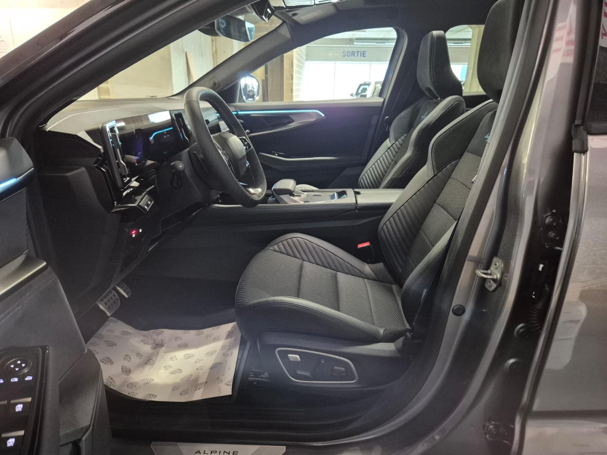 Renault Austral HYBRID E-TECH ESPRIT ALPINE FULL PANO NAVI (2026) - Photo 9